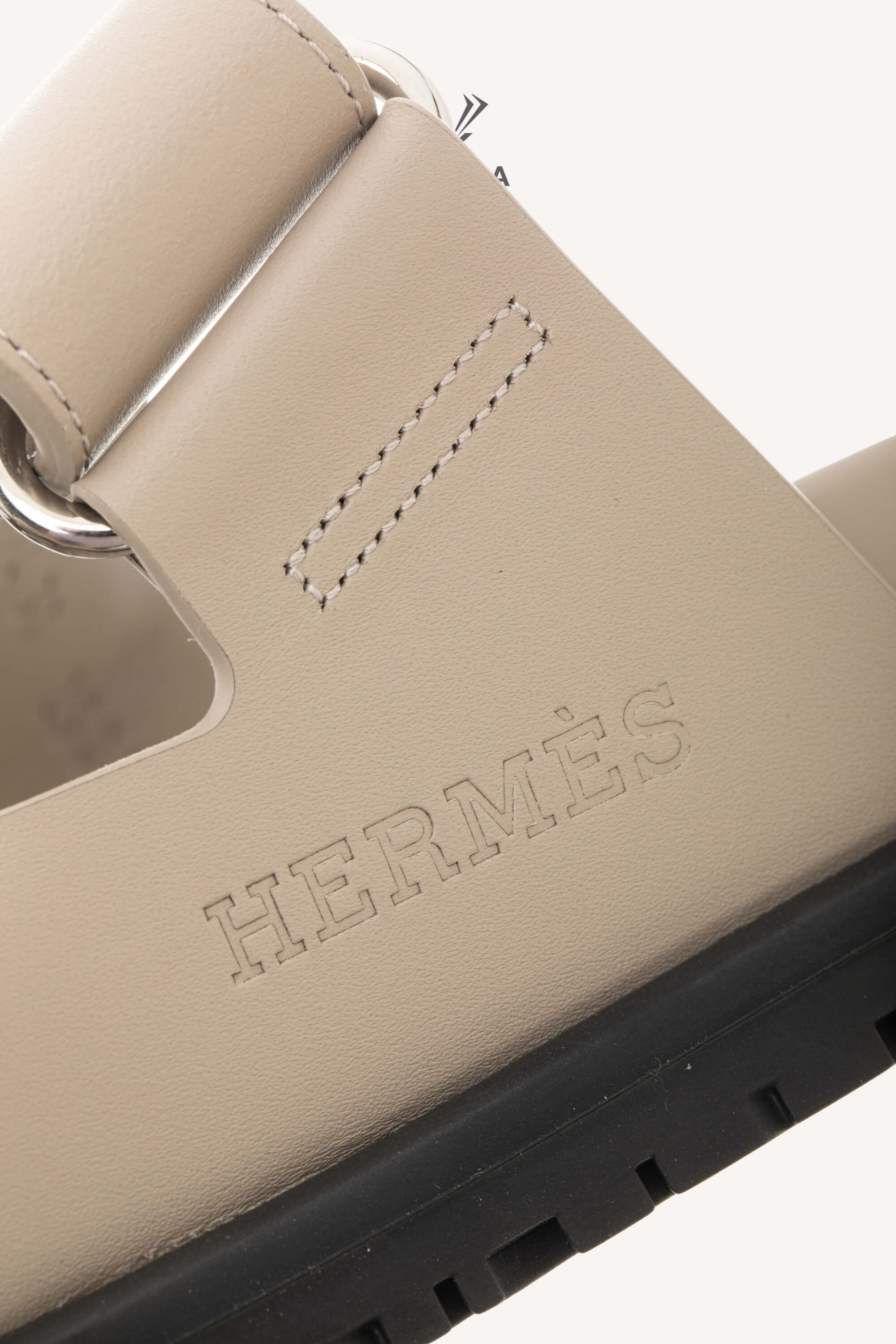 <span style="font-size: 10px;letter-spacing: .15em">HARD TO FIND</span><br> <strong>HERMES</strong><br> <div style="margin-top:10px;font-size:16px">Chypre Sandal Beige Galet 37</div><br> - Image 14