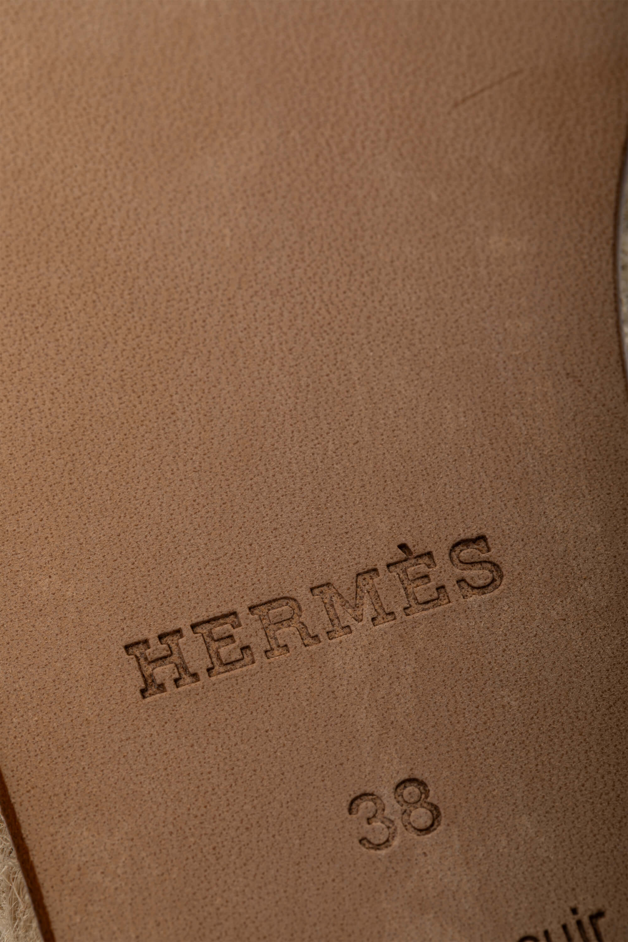 <span style="font-size: 10px;letter-spacing: .15em">HARD TO FIND</span><br> <strong>HERMES</strong><br> <div style="margin-top:10px;font-size:16px">Nappa Ithea Espadrille Wedge Sandals Naturel 38</div><br> - Image 16