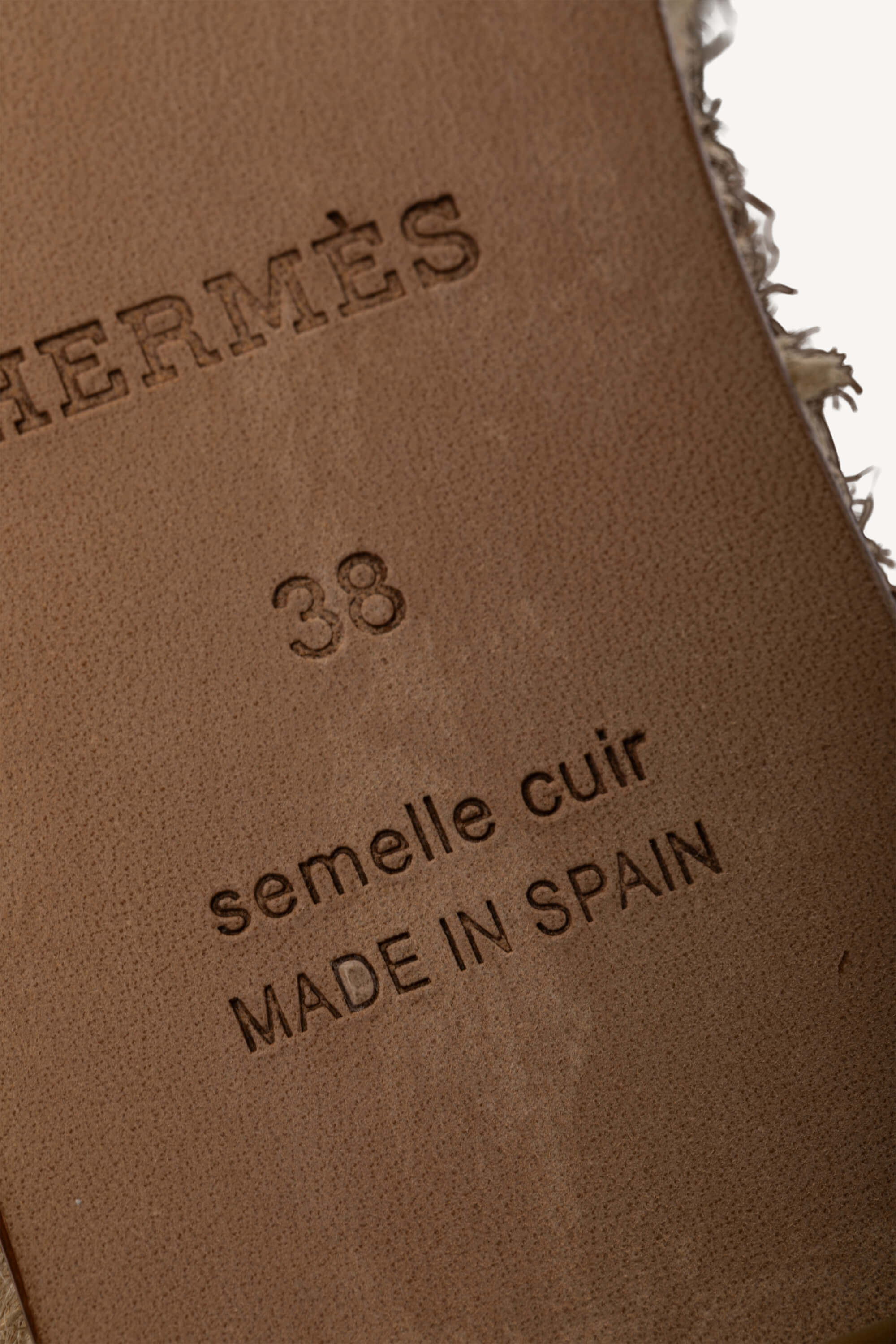 <span style="font-size: 10px;letter-spacing: .15em">HARD TO FIND</span><br> <strong>HERMES</strong><br> <div style="margin-top:10px;font-size:16px">Nappa Ithea Espadrille Wedge Sandals Naturel 38</div><br> - Image 15