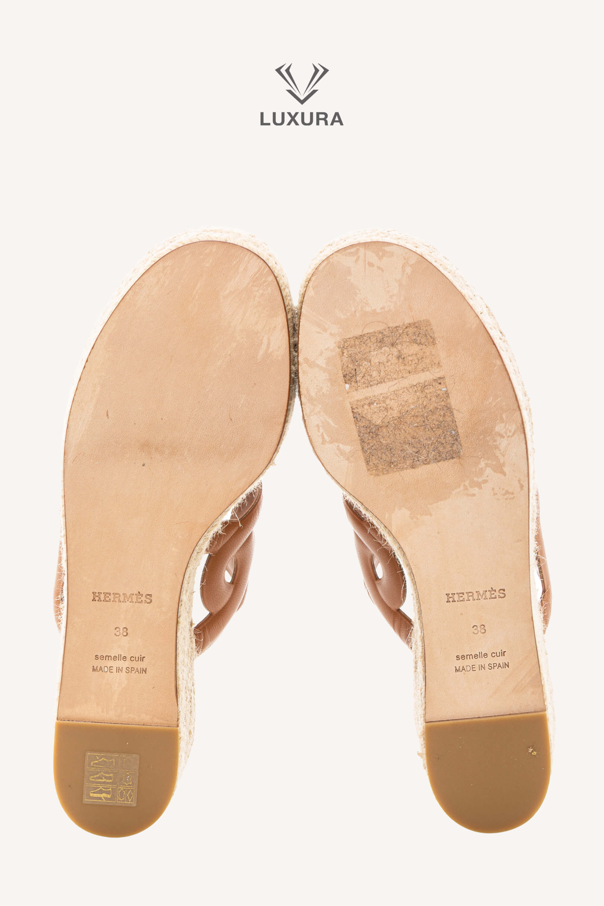 <span style="font-size: 10px;letter-spacing: .15em">HARD TO FIND</span><br> <strong>HERMES</strong><br> <div style="margin-top:10px;font-size:16px">Nappa Ithea Espadrille Wedge Sandals Naturel 38</div><br> - Image 14