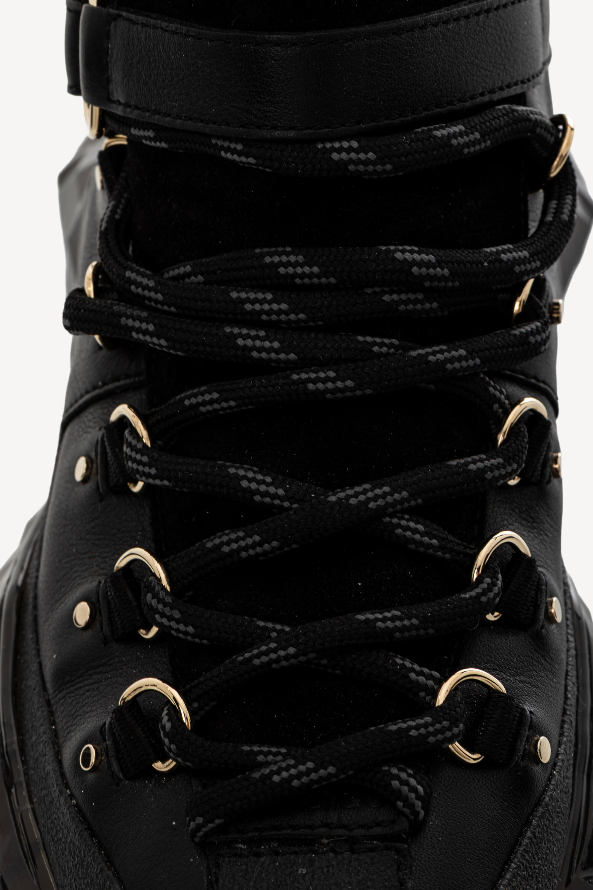 <span style="font-size: 10px;letter-spacing: .15em">IN TRENDING</span><br> <strong>JIMMY CHOO</strong><br> <div style="margin-top:10px;font-size:16px">Lace-up Hiking Boots Black 36</div><br> - Image 13