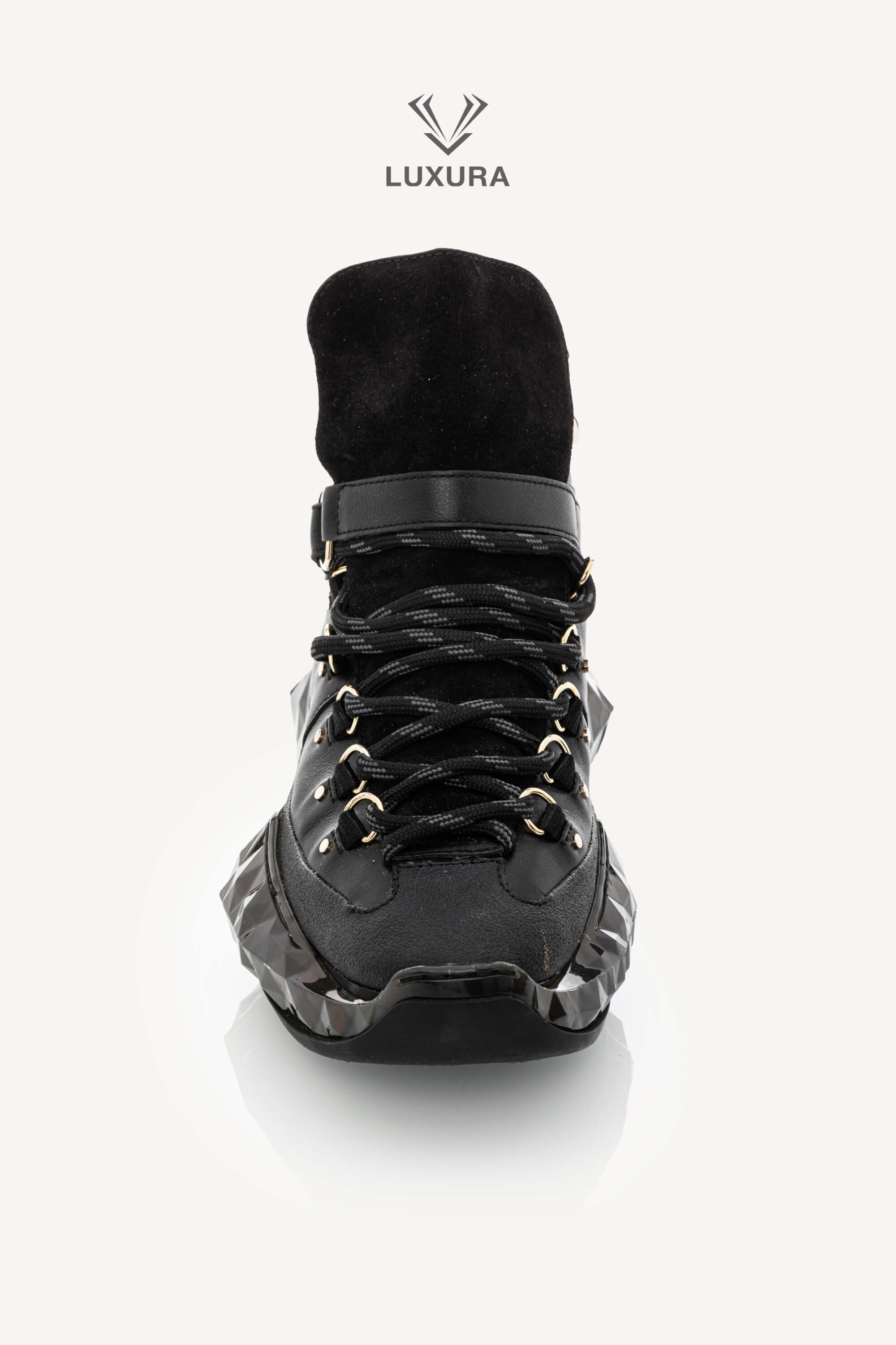 <span style="font-size: 10px;letter-spacing: .15em">IN TRENDING</span><br> <strong>JIMMY CHOO</strong><br> <div style="margin-top:10px;font-size:16px">Lace-up Hiking Boots Black 36</div><br> - Image 9