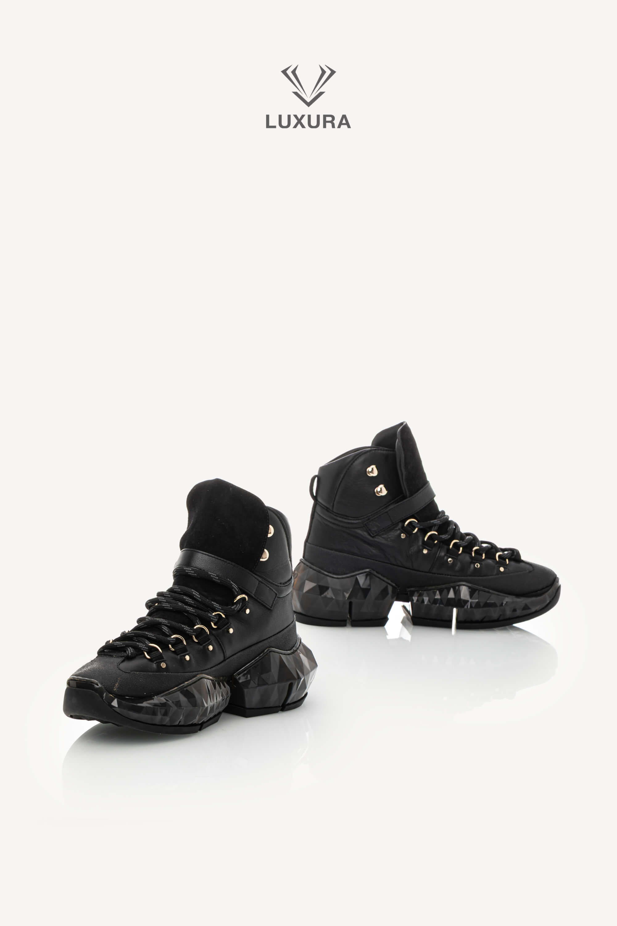 <span style="font-size: 10px;letter-spacing: .15em">IN TRENDING</span><br> <strong>JIMMY CHOO</strong><br> <div style="margin-top:10px;font-size:16px">Lace-up Hiking Boots Black 36</div><br> - Image 3