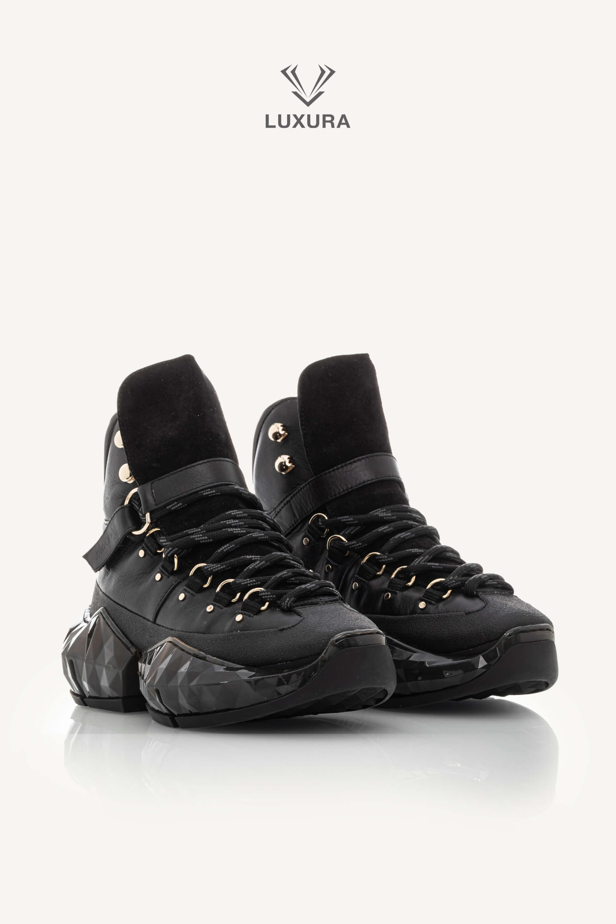 <span style="font-size: 10px;letter-spacing: .15em">IN TRENDING</span><br> <strong>JIMMY CHOO</strong><br> <div style="margin-top:10px;font-size:16px">Lace-up Hiking Boots Black 36</div><br> - Image 4