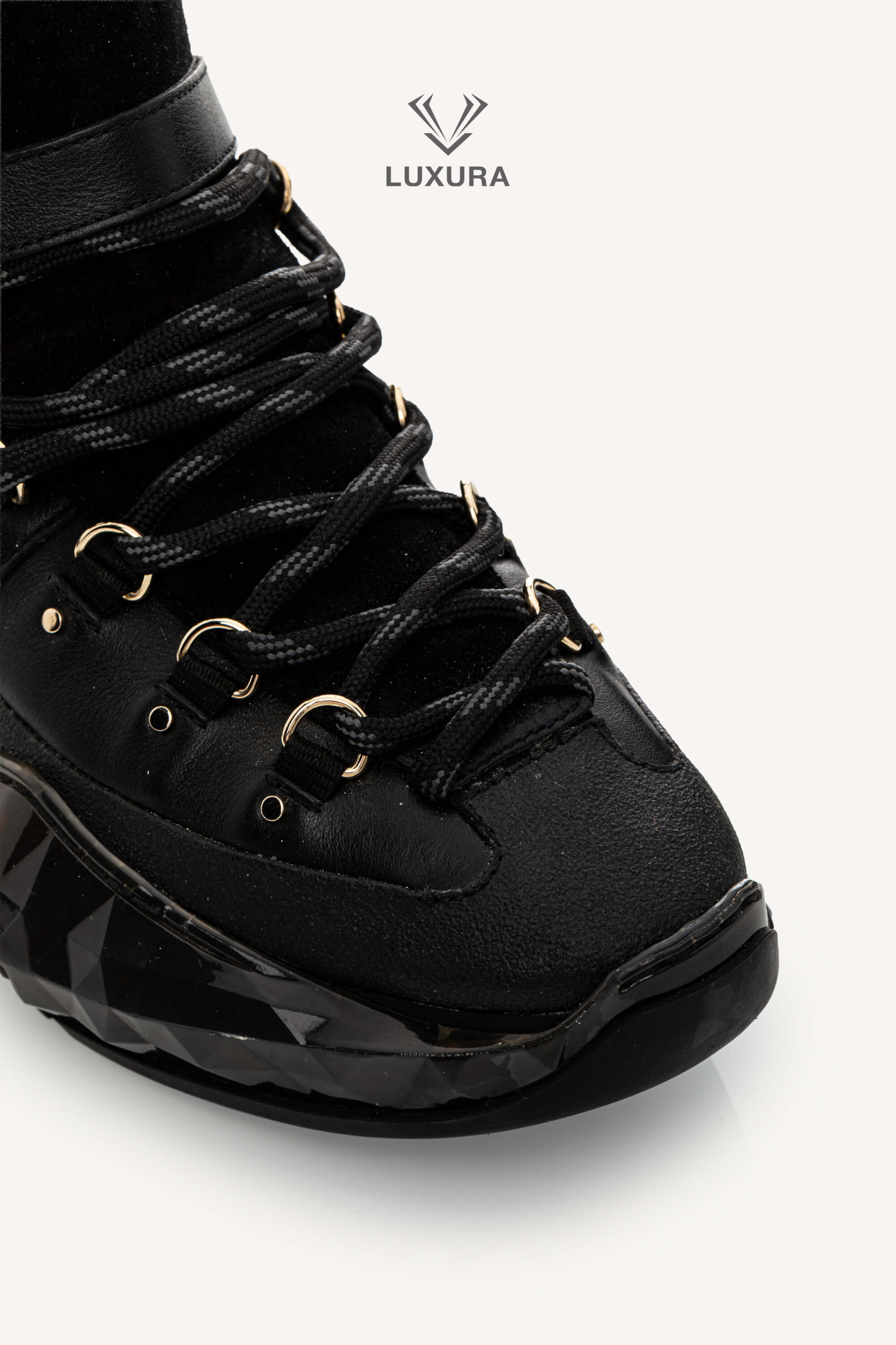 <span style="font-size: 10px;letter-spacing: .15em">IN TRENDING</span><br> <strong>JIMMY CHOO</strong><br> <div style="margin-top:10px;font-size:16px">Lace-up Hiking Boots Black 36</div><br> - Image 11