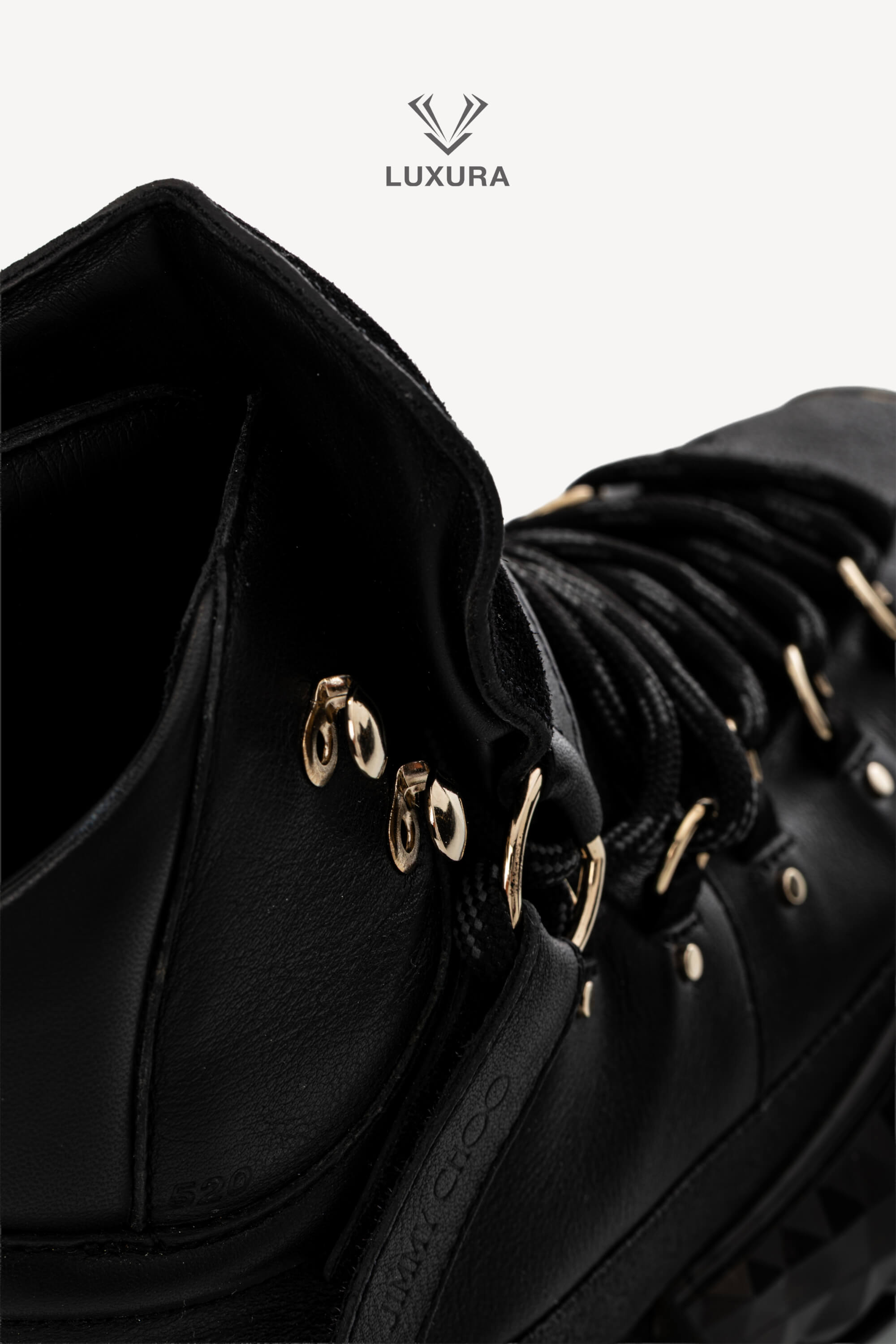 <span style="font-size: 10px;letter-spacing: .15em">IN TRENDING</span><br> <strong>JIMMY CHOO</strong><br> <div style="margin-top:10px;font-size:16px">Lace-up Hiking Boots Black 36</div><br> - Image 14
