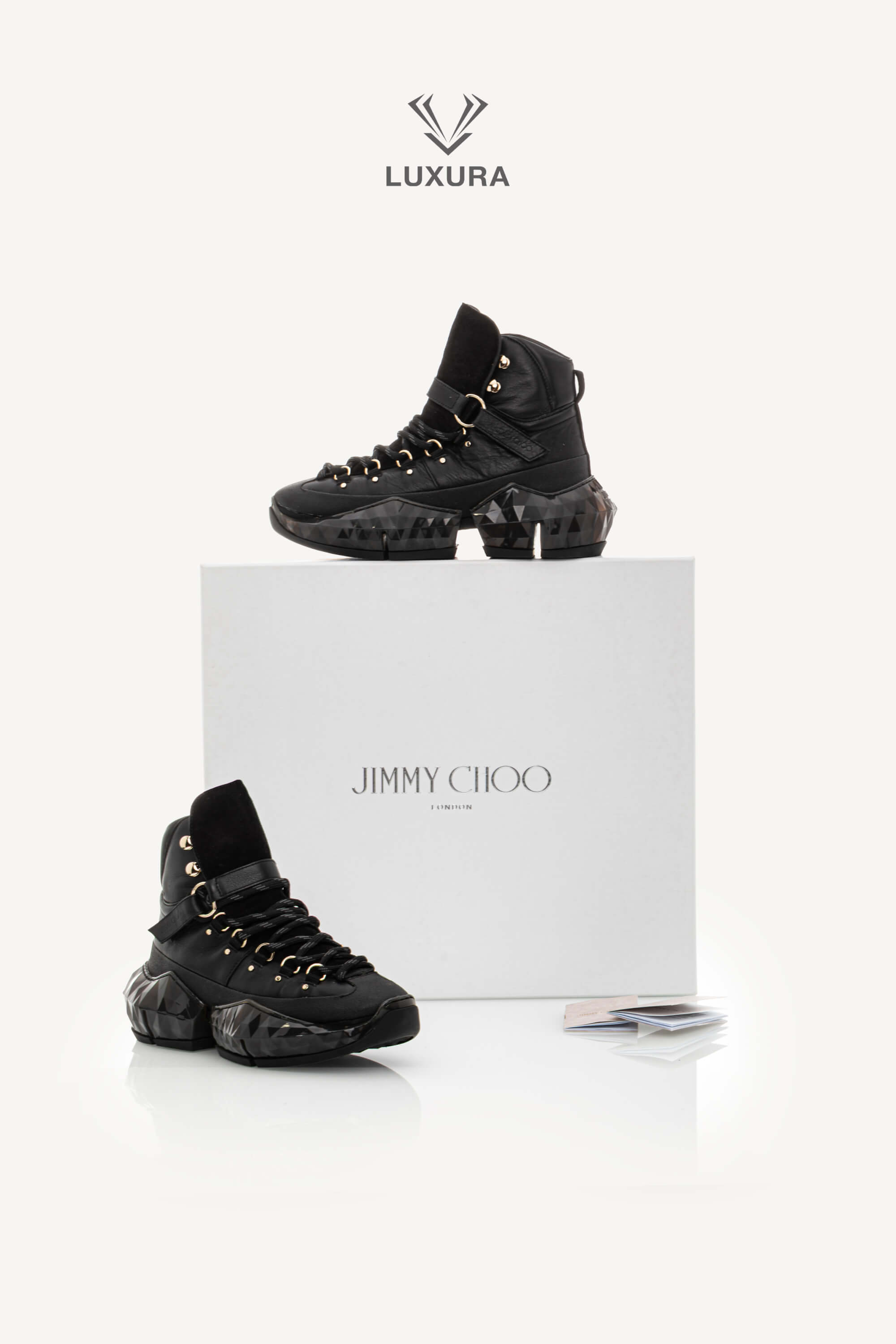 <span style="font-size: 10px;letter-spacing: .15em">IN TRENDING</span><br> <strong>JIMMY CHOO</strong><br> <div style="margin-top:10px;font-size:16px">Lace-up Hiking Boots Black 36</div><br> - Image 2