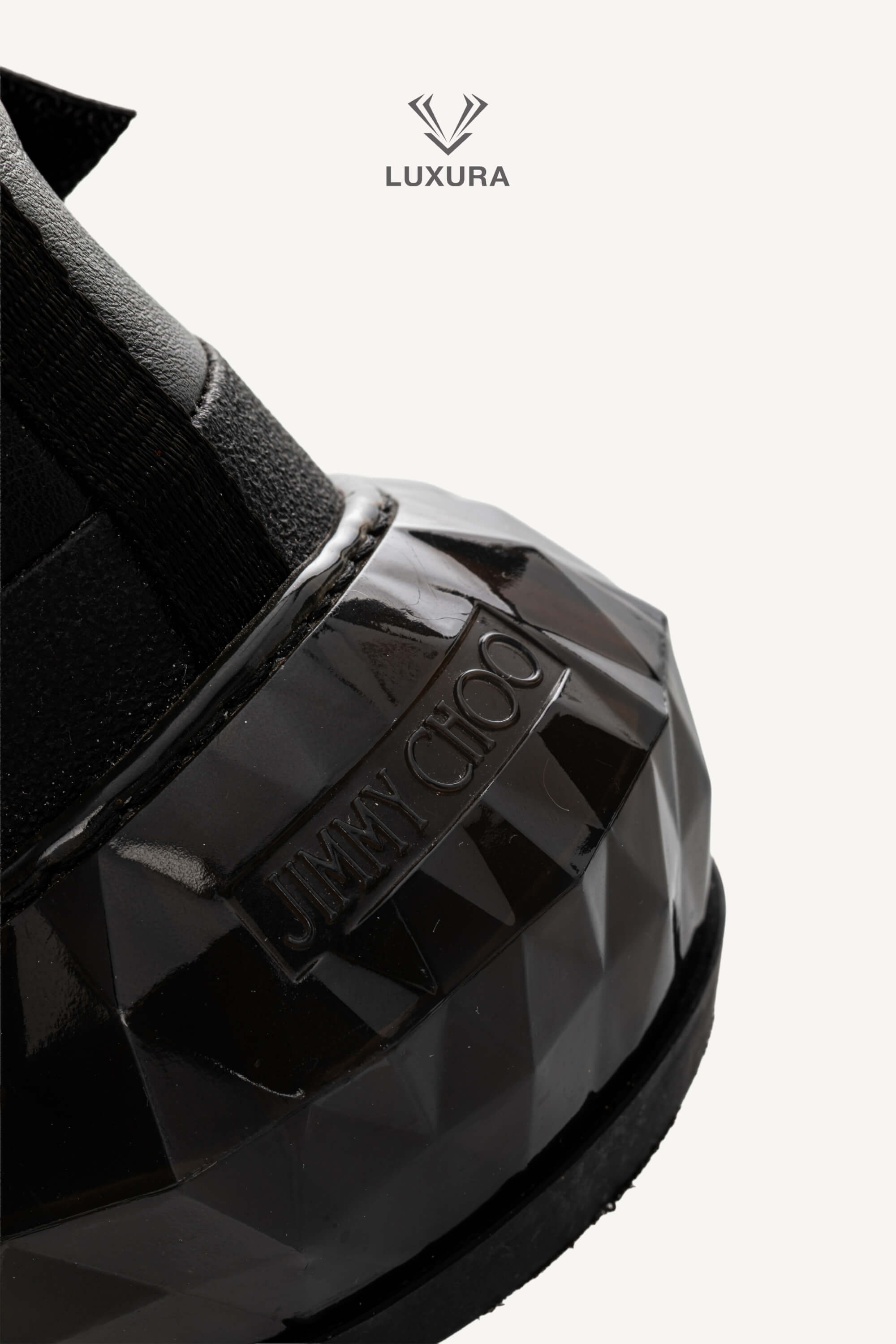 <span style="font-size: 10px;letter-spacing: .15em">IN TRENDING</span><br> <strong>JIMMY CHOO</strong><br> <div style="margin-top:10px;font-size:16px">Lace-up Hiking Boots Black 36</div><br> - Image 18