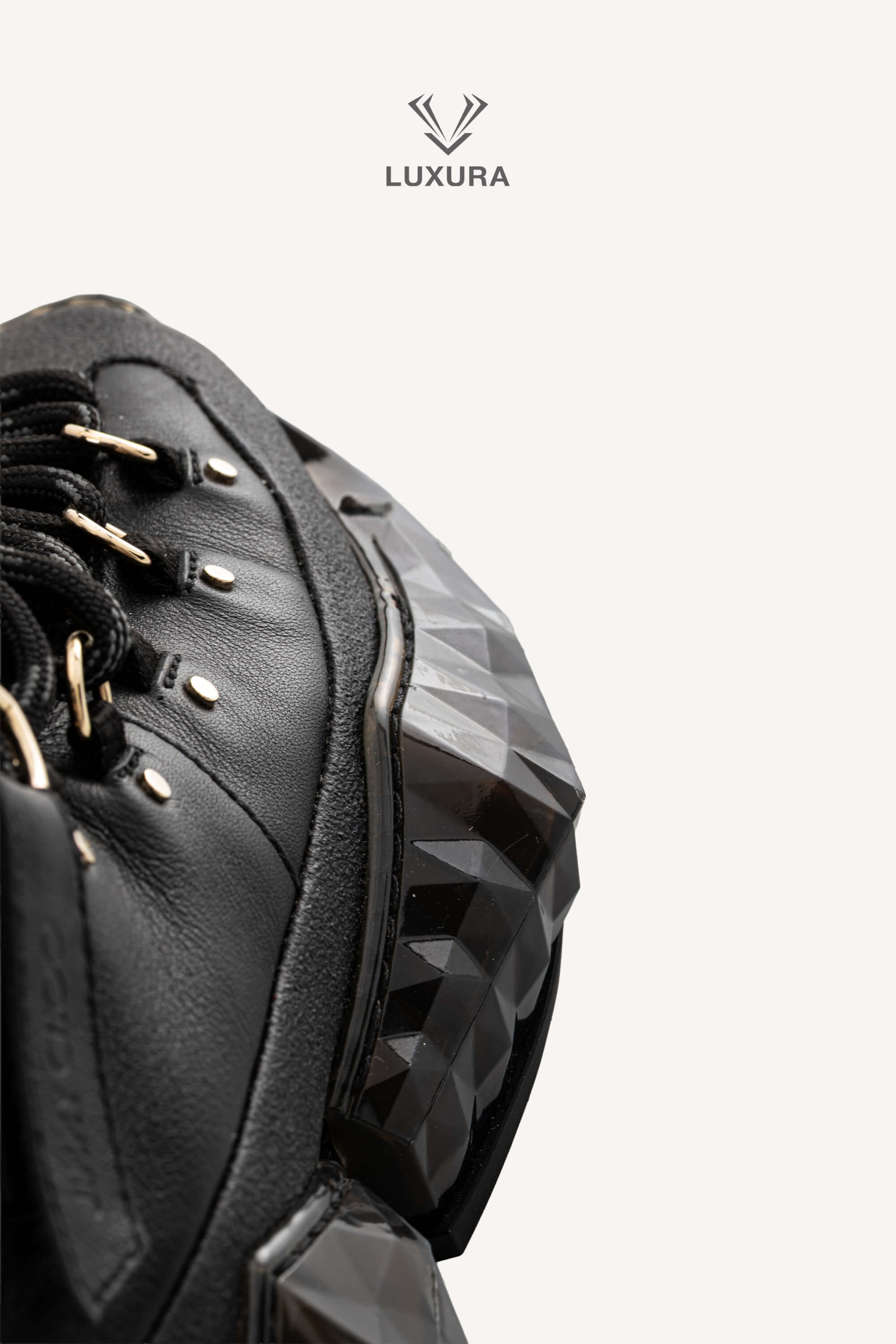 <span style="font-size: 10px;letter-spacing: .15em">IN TRENDING</span><br> <strong>JIMMY CHOO</strong><br> <div style="margin-top:10px;font-size:16px">Lace-up Hiking Boots Black 36</div><br> - Image 16