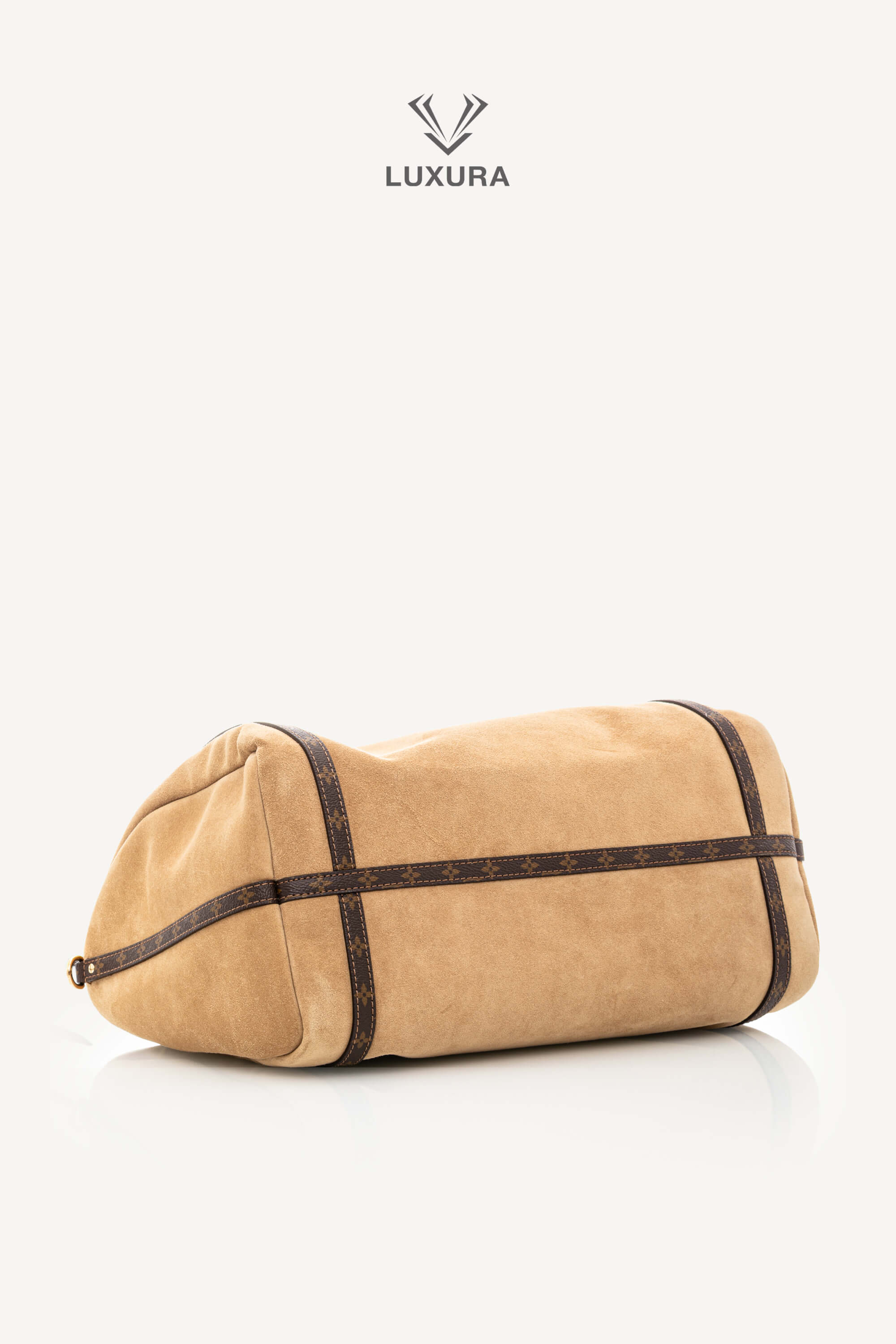 <span style="font-size: 10px;letter-spacing: .15em">NEW COLLECTION</span><br> <strong>LOUIS VUITTON</strong><br> <div style="margin-top:10px;font-size:16px">Express MM Noisette M26358</div><br> - Image 21
