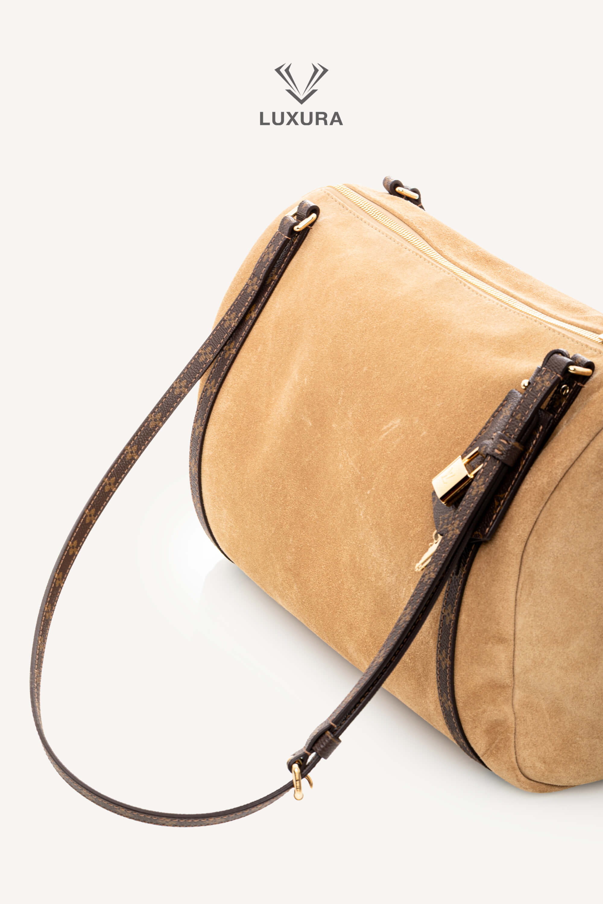 <span style="font-size: 10px;letter-spacing: .15em">NEW COLLECTION</span><br> <strong>LOUIS VUITTON</strong><br> <div style="margin-top:10px;font-size:16px">Express MM Noisette M26358</div><br> - Image 6