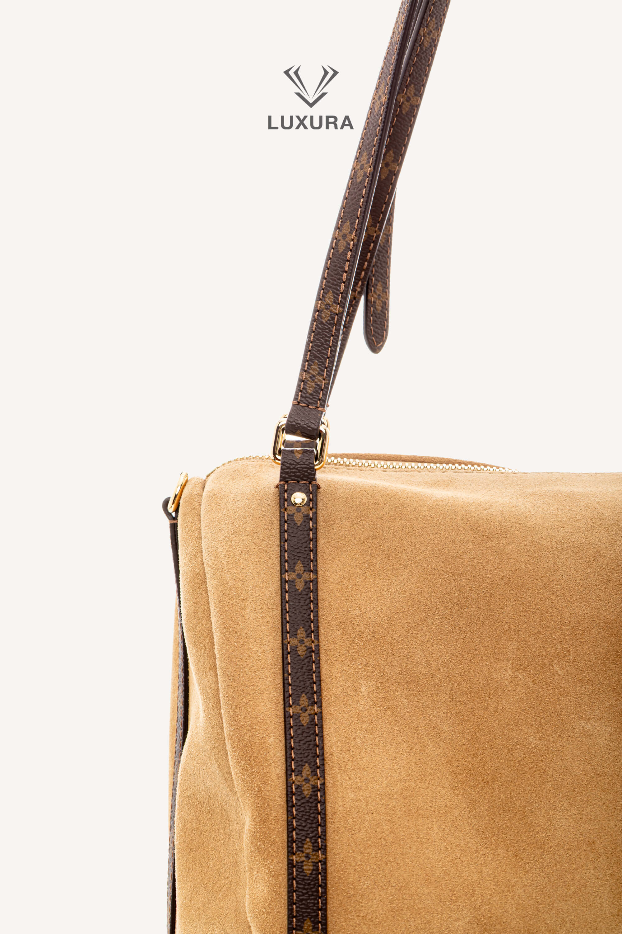 <span style="font-size: 10px;letter-spacing: .15em">NEW COLLECTION</span><br> <strong>LOUIS VUITTON</strong><br> <div style="margin-top:10px;font-size:16px">Express MM Noisette M26358</div><br> - Image 11