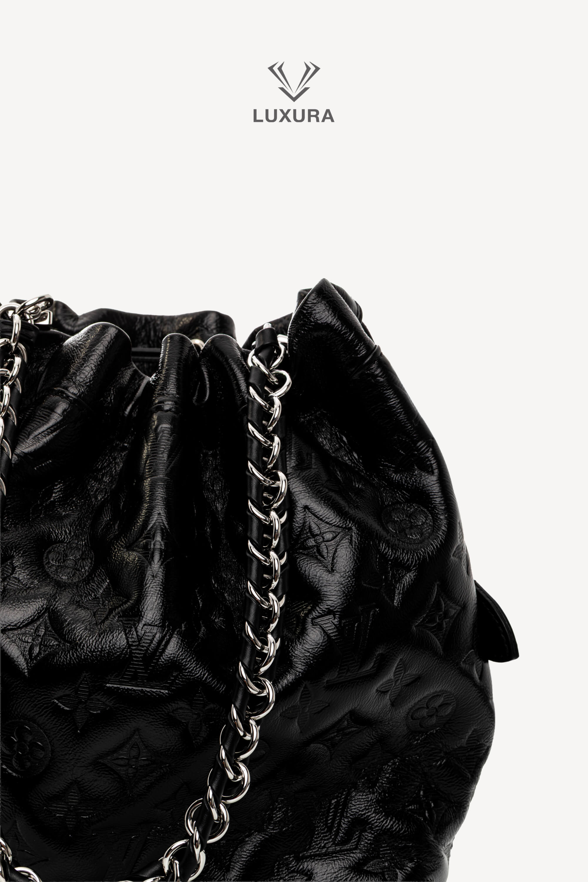 <span style="font-size: 10px;letter-spacing: .15em">HARD TO FIND</span><br> <strong>LOUIS VUITTON</strong><br> <div style="margin-top:10px;font-size:16px">Noe Trunk PM Coussin M13484 - Discontinued Product</div><br> - Image 8