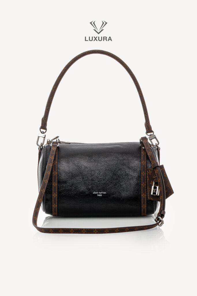 HARD TO FIND            LOUIS VUITTON            PM Express Bag Saga Noir M27920 - Fashion Shows