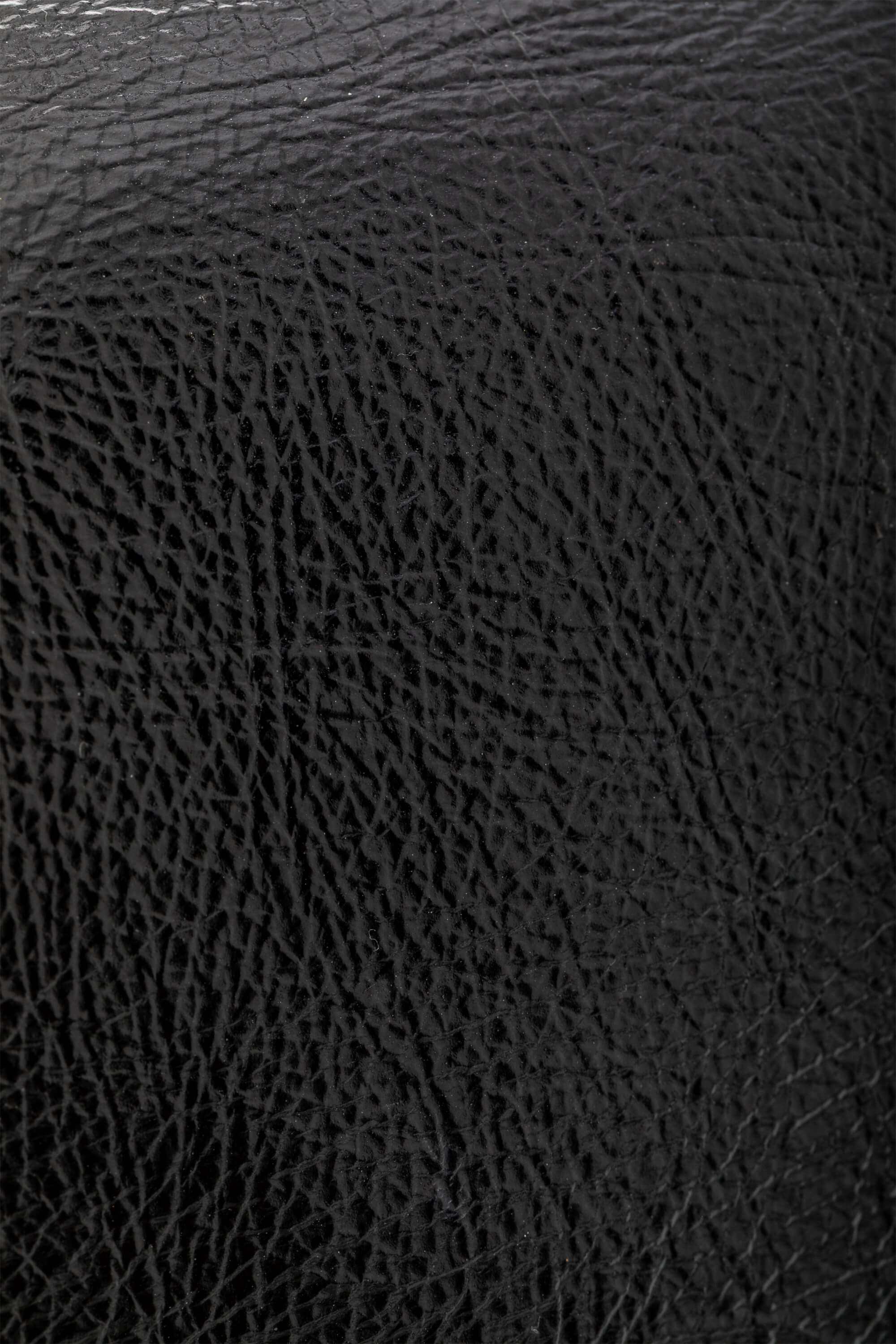 <span style="font-size: 10px;letter-spacing: .15em">HARD TO FIND</span><br> <strong>LOUIS VUITTON</strong><br> <div style="margin-top:10px;font-size:16px">PM Express Bag Saga Noir M27920 - Fashion Shows</div><br> - Image 25