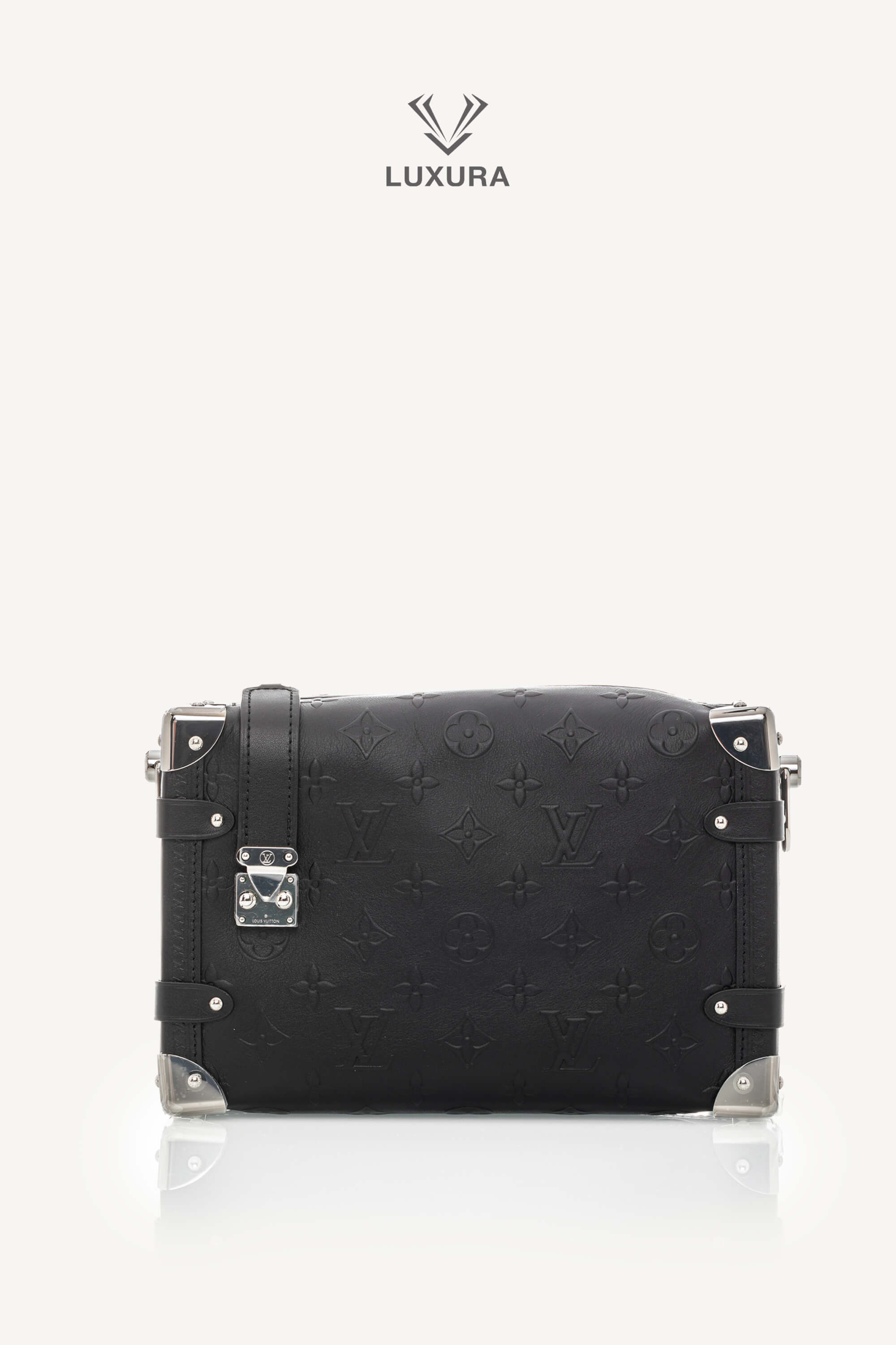 <span style="font-size: 10px;letter-spacing: .15em">HARD TO FIND</span><br> <strong>LOUIS VUITTON</strong><br> <div style="margin-top:10px;font-size:16px">Side Trunk MM Black Monogram Bold M14572</div><br> - Image 7