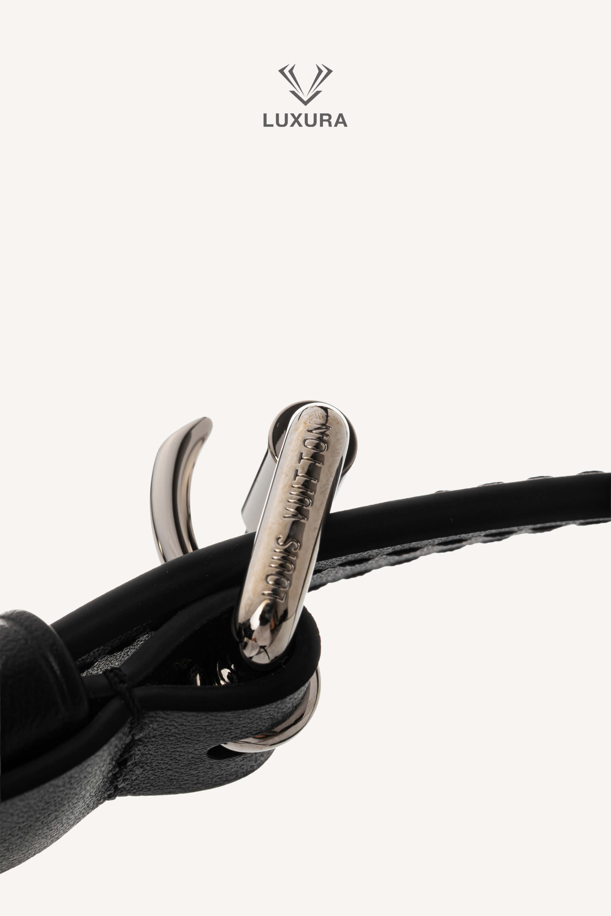 <span style="font-size: 10px;letter-spacing: .15em">HARD TO FIND</span><br> <strong>LOUIS VUITTON</strong><br> <div style="margin-top:10px;font-size:16px">Side Trunk MM Black Monogram Bold M14572</div><br> - Image 20