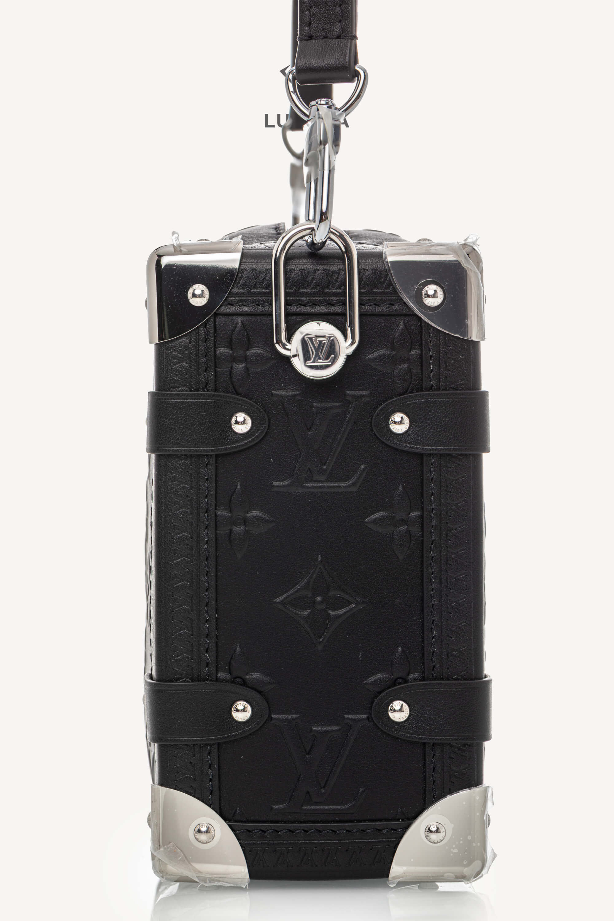 <span style="font-size: 10px;letter-spacing: .15em">HARD TO FIND</span><br> <strong>LOUIS VUITTON</strong><br> <div style="margin-top:10px;font-size:16px">Side Trunk MM Black Monogram Bold M14572</div><br> - Image 15