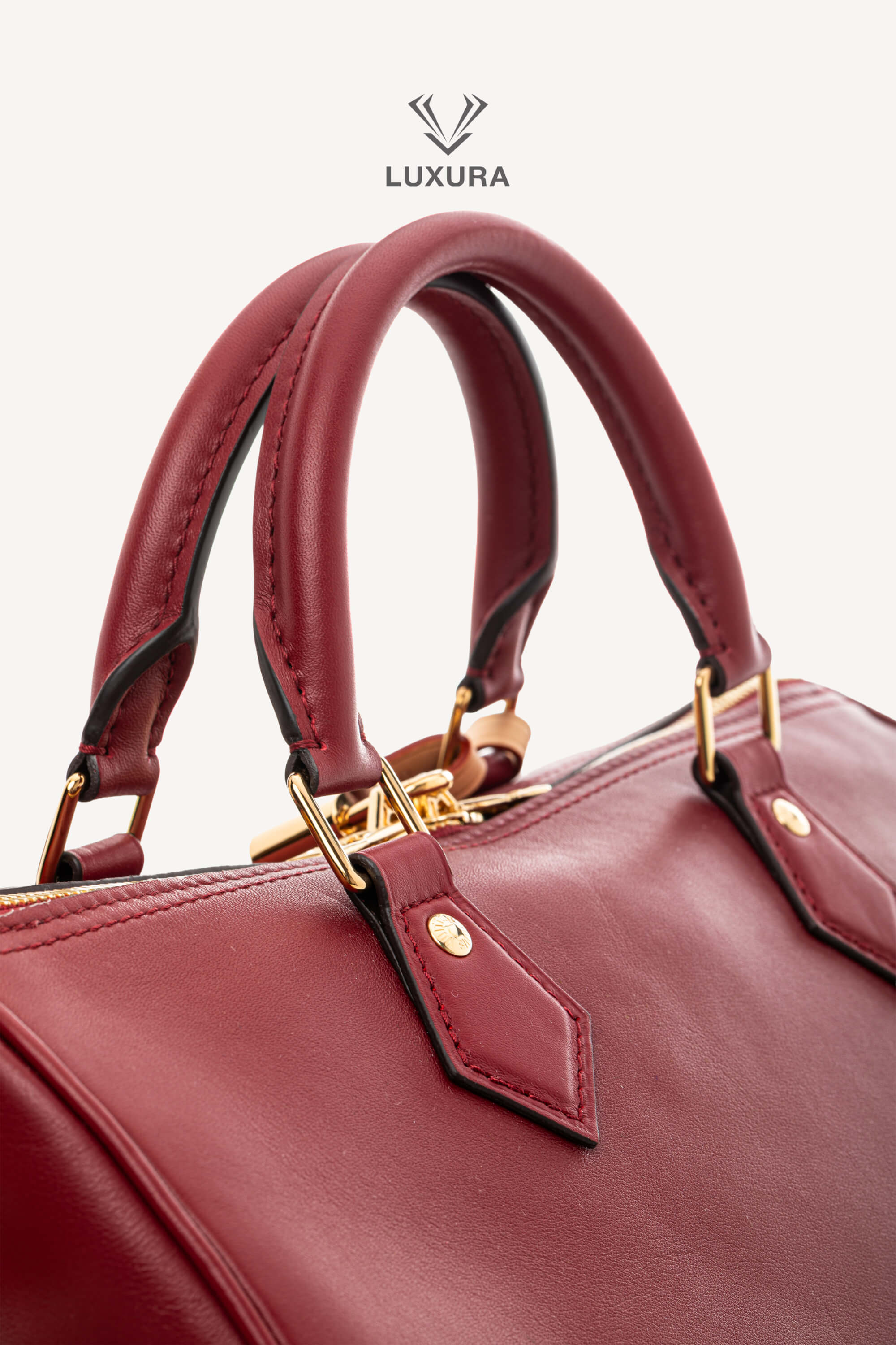 <span style="font-size: 10px;letter-spacing: .15em"></span><br> <strong>LOUIS VUITTON</strong><br> <div style="margin-top:10px;font-size:16px">Travels With Grace Coddington Speedy Soft 30</div><br> - Image 10