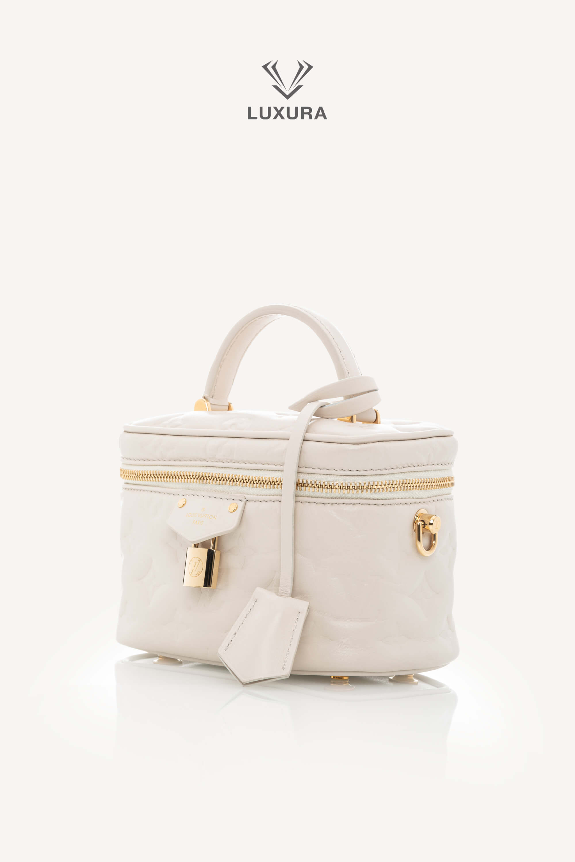 <span style="font-size: 10px;letter-spacing: .15em">HARD TO FIND</span><br> <strong>LOUIS VUITTON</strong><br> <div style="margin-top:10px;font-size:16px">Vanity PM Beige M25219</div><br> - Image 9