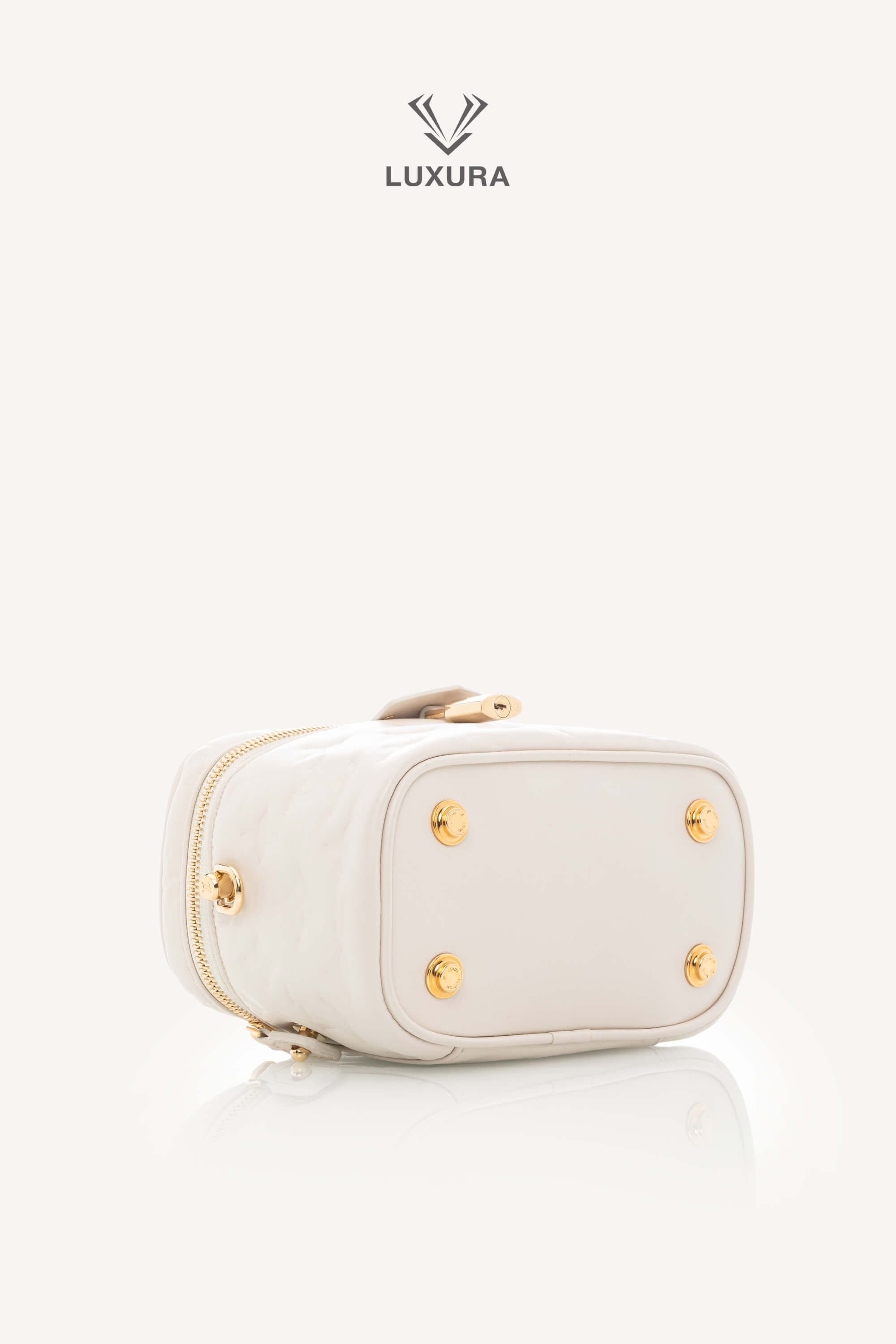 <span style="font-size: 10px;letter-spacing: .15em">HARD TO FIND</span><br> <strong>LOUIS VUITTON</strong><br> <div style="margin-top:10px;font-size:16px">Vanity PM Beige M25219</div><br> - Image 32
