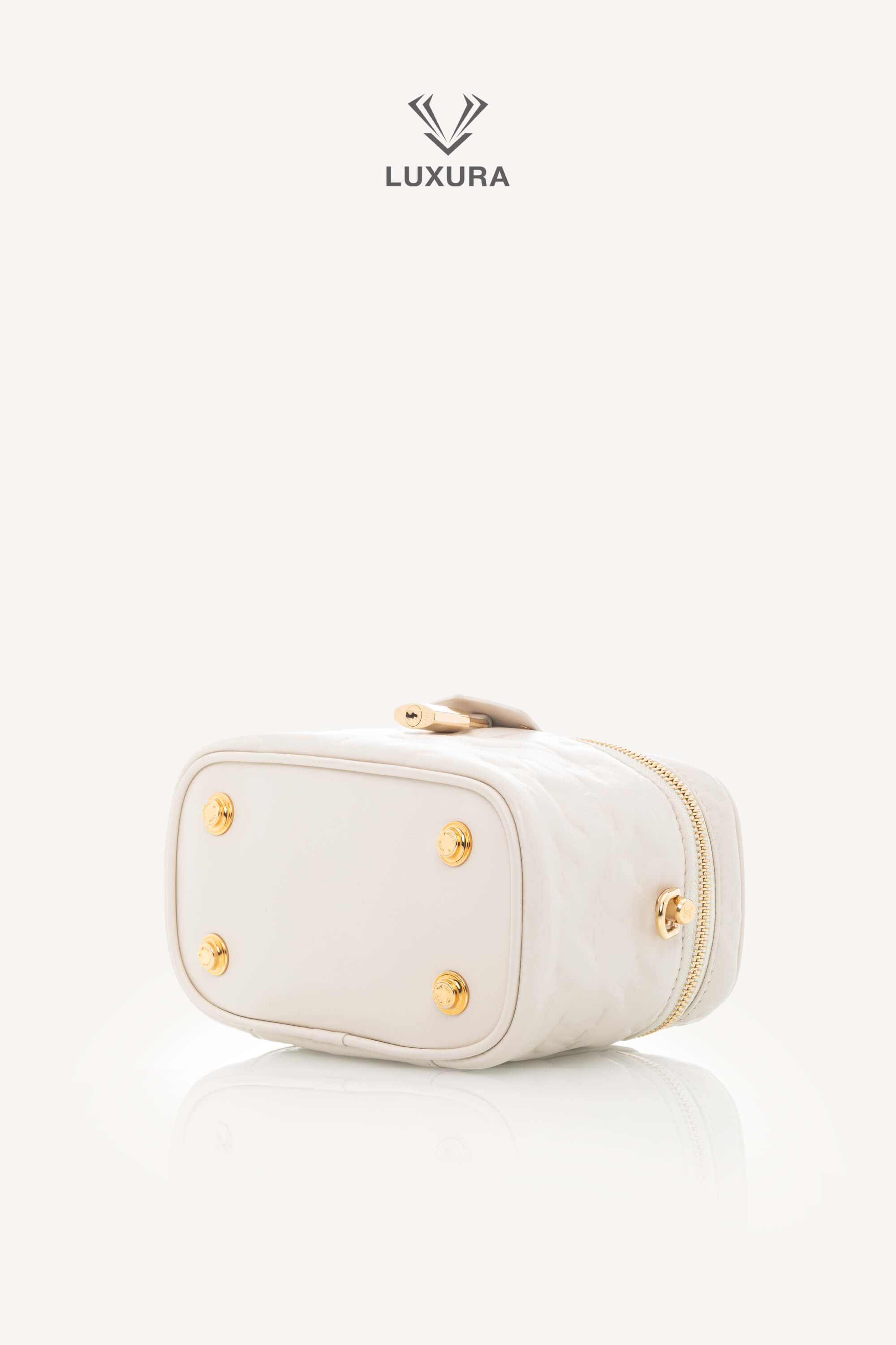 <span style="font-size: 10px;letter-spacing: .15em">HARD TO FIND</span><br> <strong>LOUIS VUITTON</strong><br> <div style="margin-top:10px;font-size:16px">Vanity PM Beige M25219</div><br> - Image 34