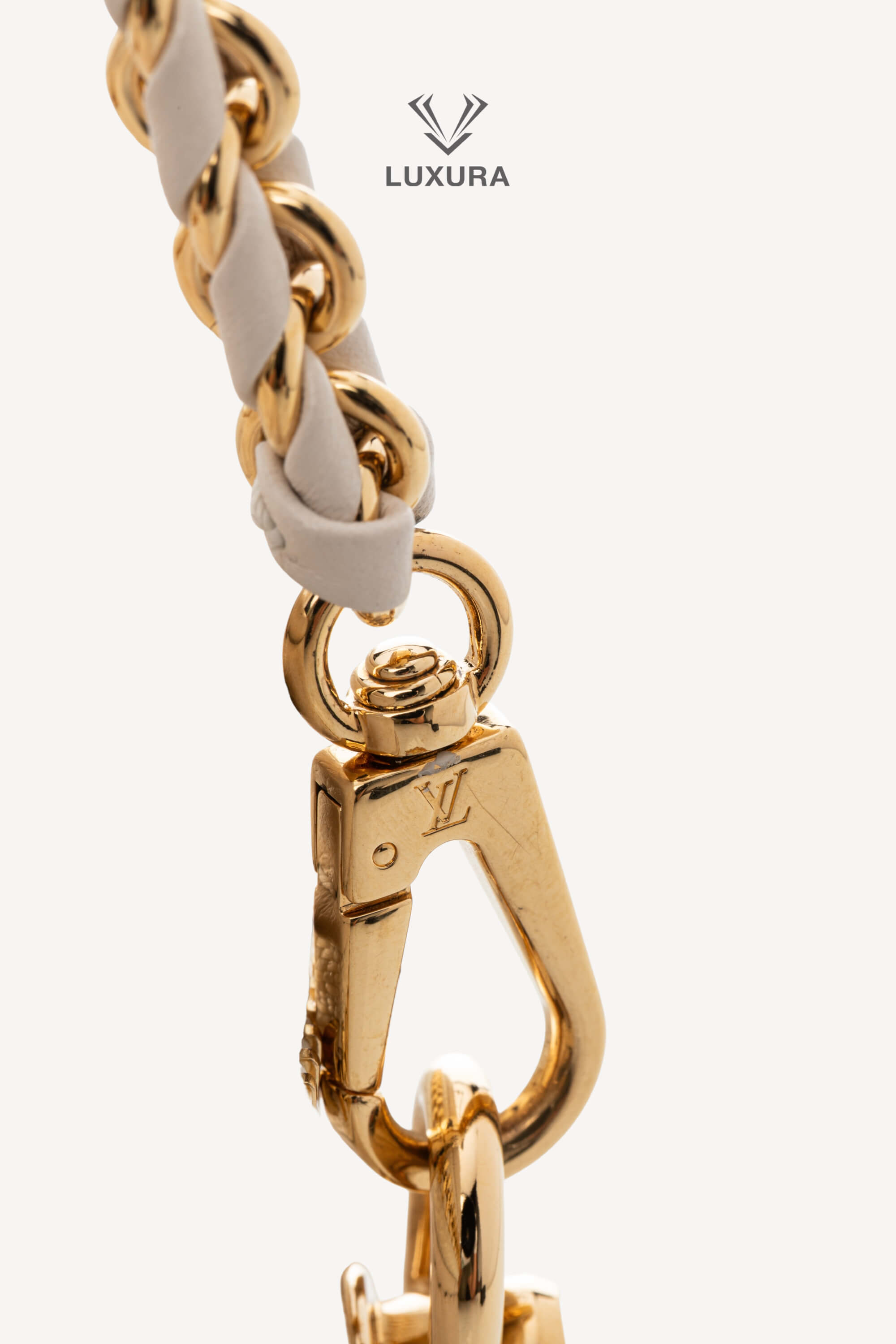 <span style="font-size: 10px;letter-spacing: .15em">HARD TO FIND</span><br> <strong>LOUIS VUITTON</strong><br> <div style="margin-top:10px;font-size:16px">Vanity PM Beige M25219</div><br> - Image 30
