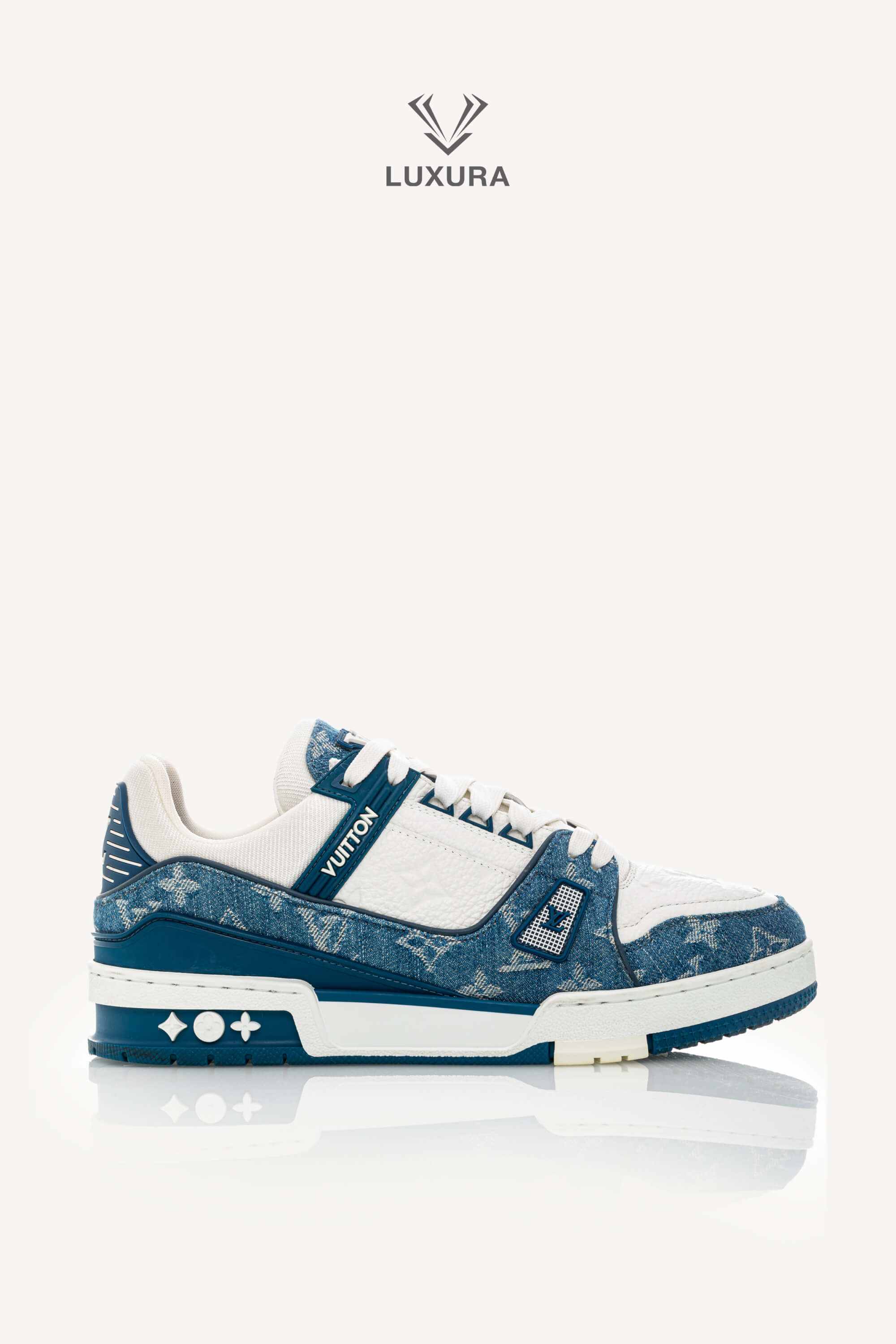 <span style="font-size: 10px;letter-spacing: .15em">HARD TO FIND</span><br> <strong>LOUIS VUITTON</strong><br> <div style="margin-top:10px;font-size:16px">Calfskin Embossed Monogram Denim Trainer Sneakers Blue 1A9JGQ 39</div><br>
