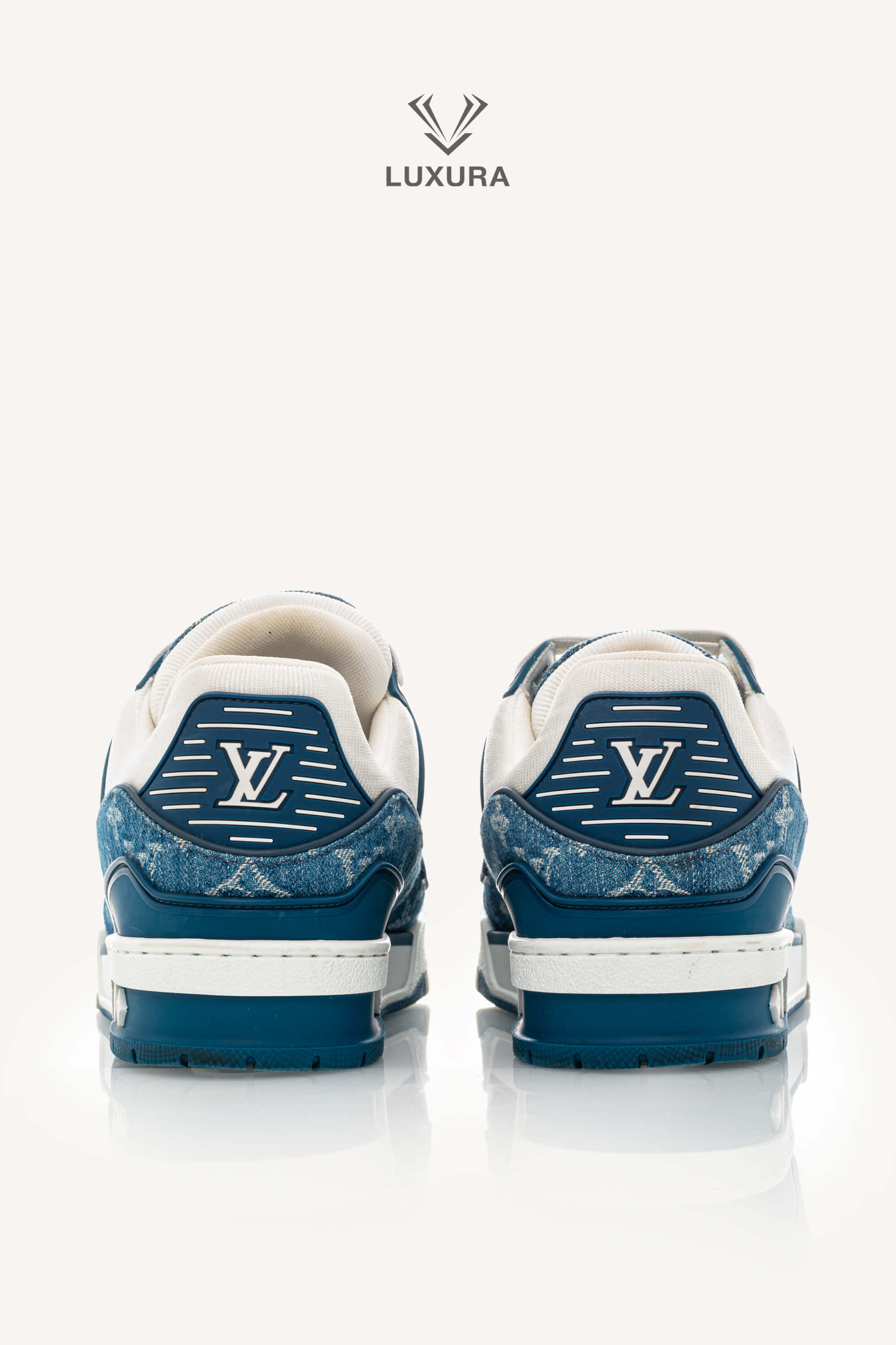<span style="font-size: 10px;letter-spacing: .15em">HARD TO FIND</span><br> <strong>LOUIS VUITTON</strong><br> <div style="margin-top:10px;font-size:16px">Calfskin Embossed Monogram Denim Trainer Sneakers Blue 1A9JGQ 39</div><br> - Image 9