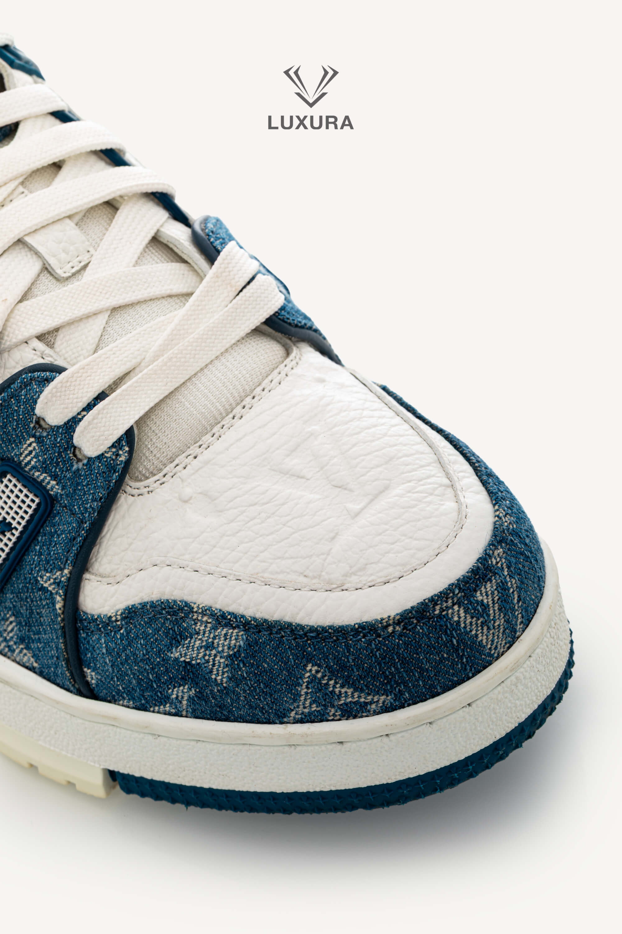 <span style="font-size: 10px;letter-spacing: .15em">HARD TO FIND</span><br> <strong>LOUIS VUITTON</strong><br> <div style="margin-top:10px;font-size:16px">Calfskin Embossed Monogram Denim Trainer Sneakers Blue 1A9JGQ 39</div><br> - Image 14