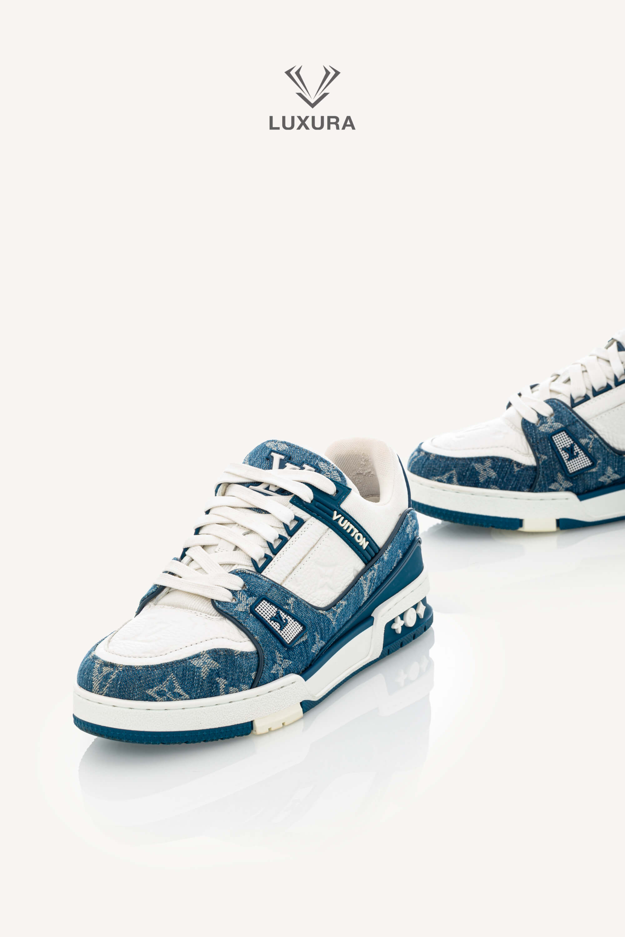<span style="font-size: 10px;letter-spacing: .15em">HARD TO FIND</span><br> <strong>LOUIS VUITTON</strong><br> <div style="margin-top:10px;font-size:16px">Calfskin Embossed Monogram Denim Trainer Sneakers Blue 1A9JGQ 39</div><br> - Image 6