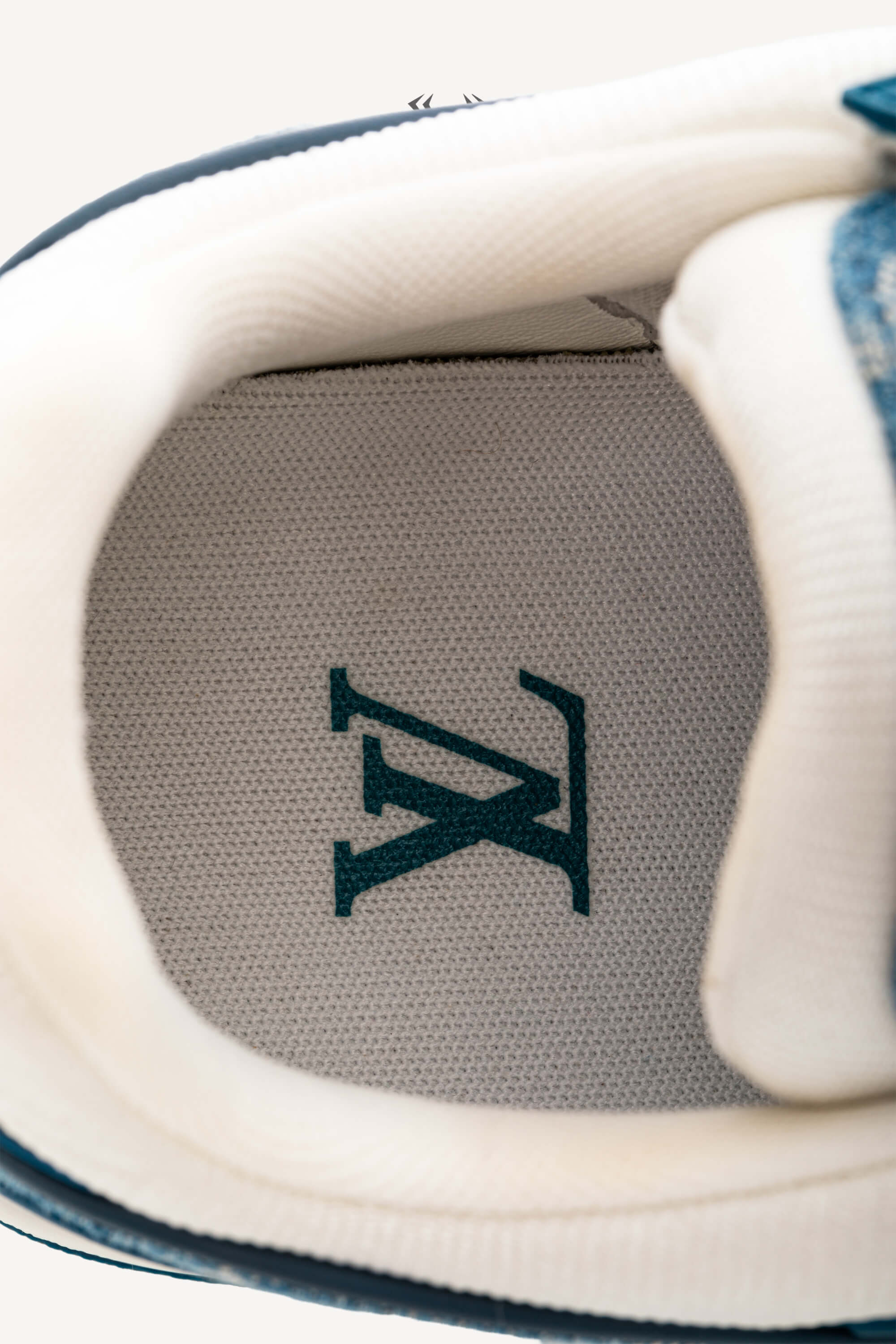 <span style="font-size: 10px;letter-spacing: .15em">HARD TO FIND</span><br> <strong>LOUIS VUITTON</strong><br> <div style="margin-top:10px;font-size:16px">Calfskin Embossed Monogram Denim Trainer Sneakers Blue 1A9JGQ 39</div><br> - Image 17