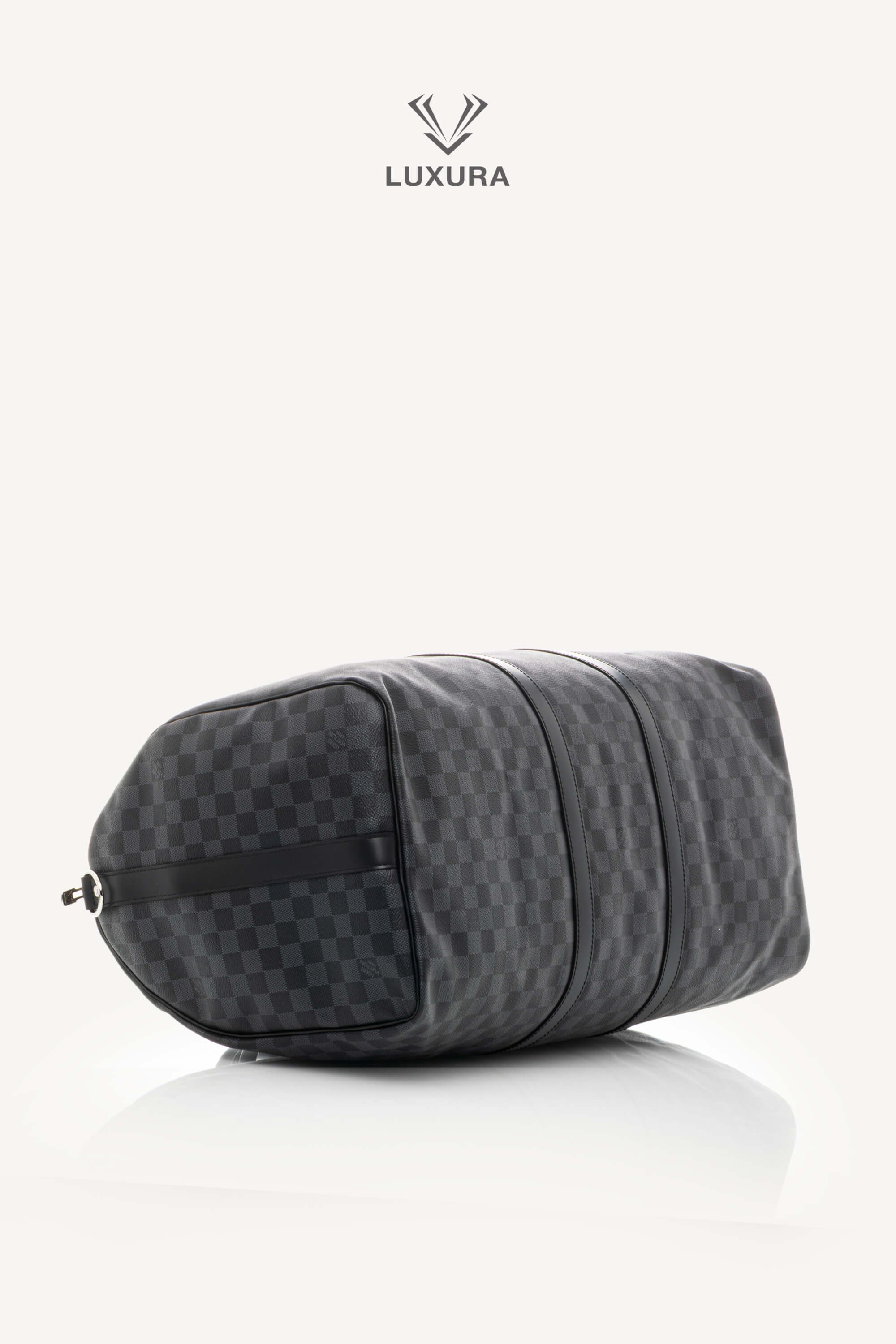 <span style="font-size: 10px;letter-spacing: .15em">BEST DEAL</span><br> <strong>LOUIS VUITTON</strong><br> <div style="margin-top:10px;font-size:16px">Damier Graphite Canvas Keepall Bandouliere 55 N41413</div><br> - Image 29