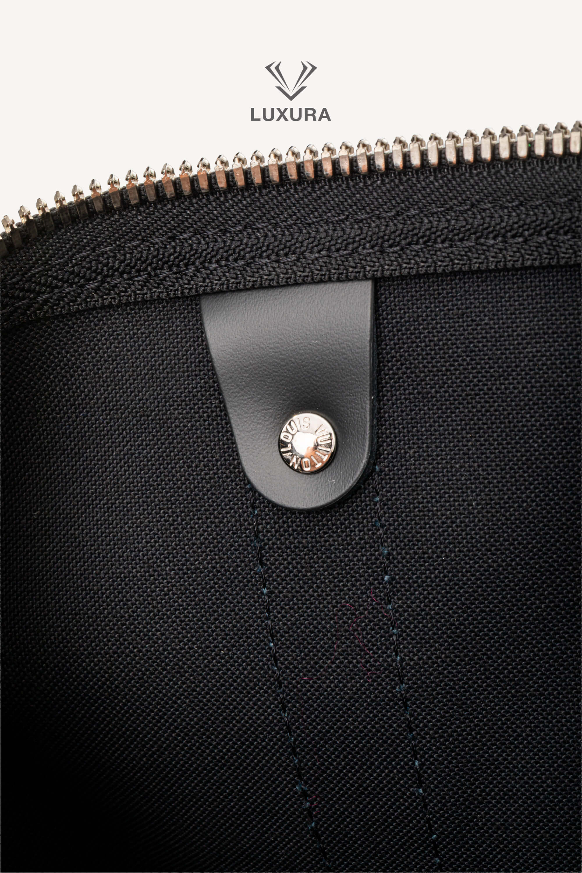 <span style="font-size: 10px;letter-spacing: .15em">BEST DEAL</span><br> <strong>LOUIS VUITTON</strong><br> <div style="margin-top:10px;font-size:16px">Damier Graphite Canvas Keepall Bandouliere 55 N41413</div><br> - Image 21