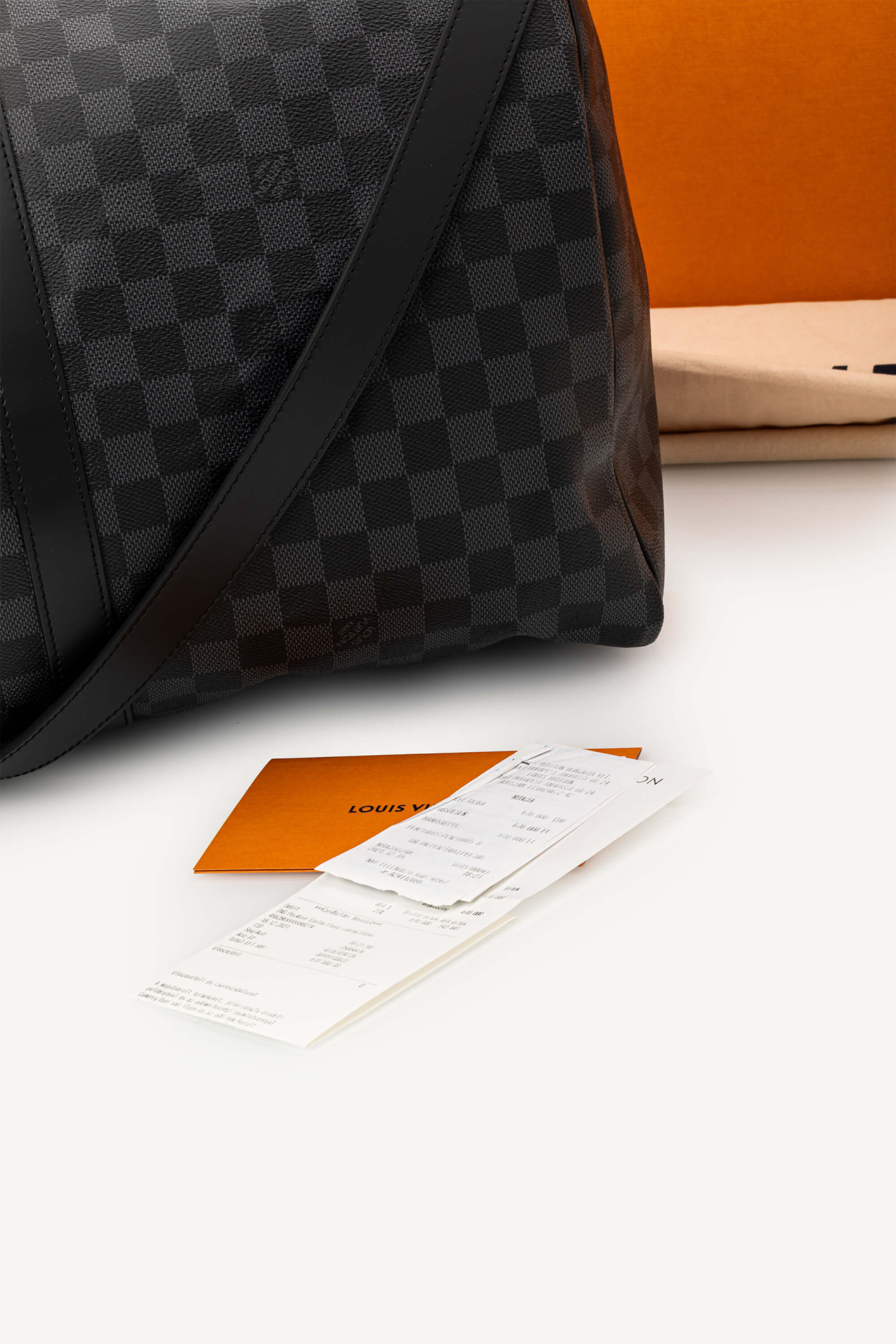 <span style="font-size: 10px;letter-spacing: .15em">BEST DEAL</span><br> <strong>LOUIS VUITTON</strong><br> <div style="margin-top:10px;font-size:16px">Damier Graphite Canvas Keepall Bandouliere 55 N41413</div><br> - Image 3