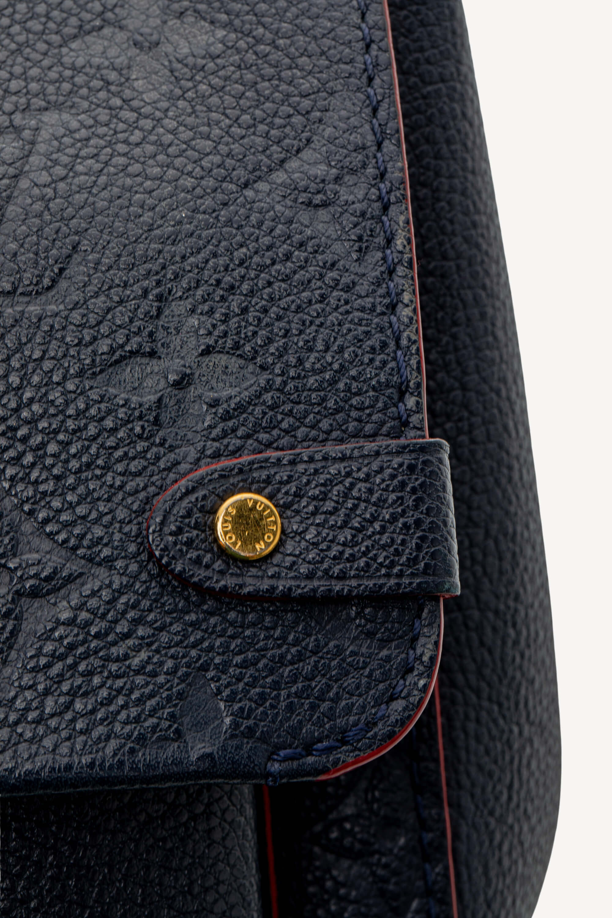 <span style="font-size: 10px;letter-spacing: .15em">HARD TO FIND</span><br> <strong>LOUIS VUITTON</strong><br> <div style="margin-top:10px;font-size:16px">Empreinte Vavin PM Marine Rouge M52271</div><br> - Image 15