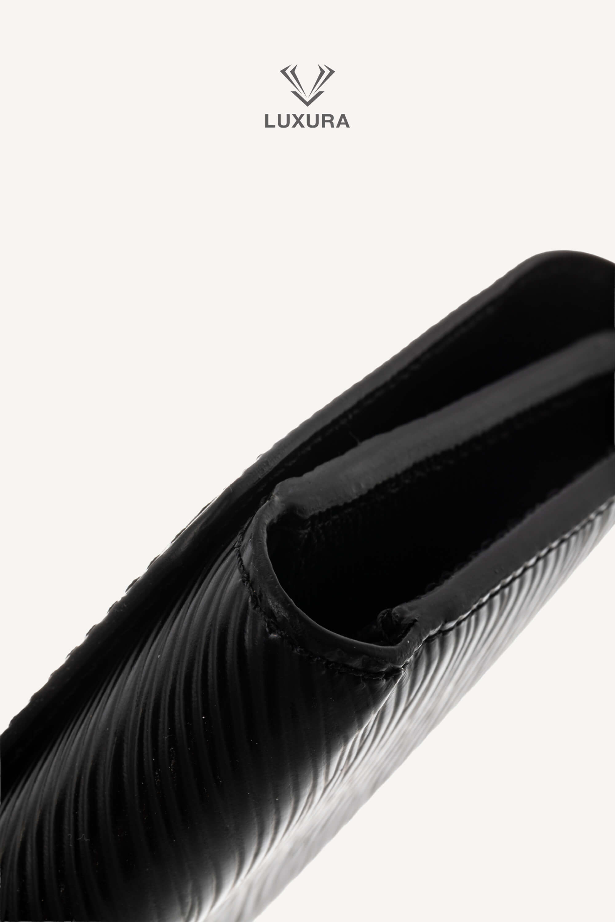 <span style="font-size: 10px;letter-spacing: .15em">HARD TO FIND</span><br> <strong>LOUIS VUITTON</strong><br> <div style="margin-top:10px;font-size:16px">Epi Twist Compact Wallet Black M64413</div><br> - Image 10