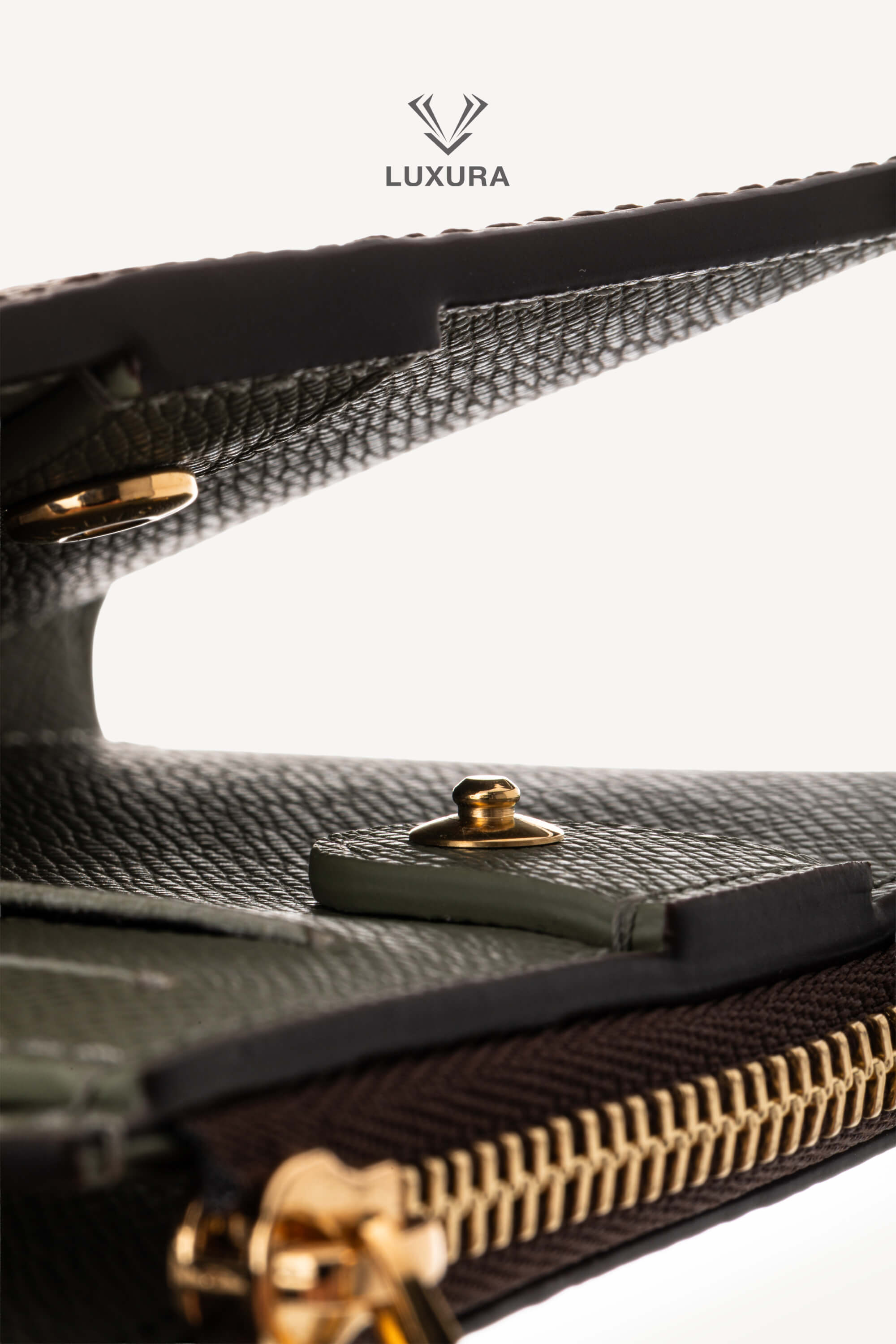 <span style="font-size: 10px;letter-spacing: .15em">BEST DEAL</span><br> <strong>LOUIS VUITTON</strong><br> <div style="margin-top:10px;font-size:16px">Lisa Wallet Vert Asnieres Monogram Canvas M25693</div><br> - Image 10