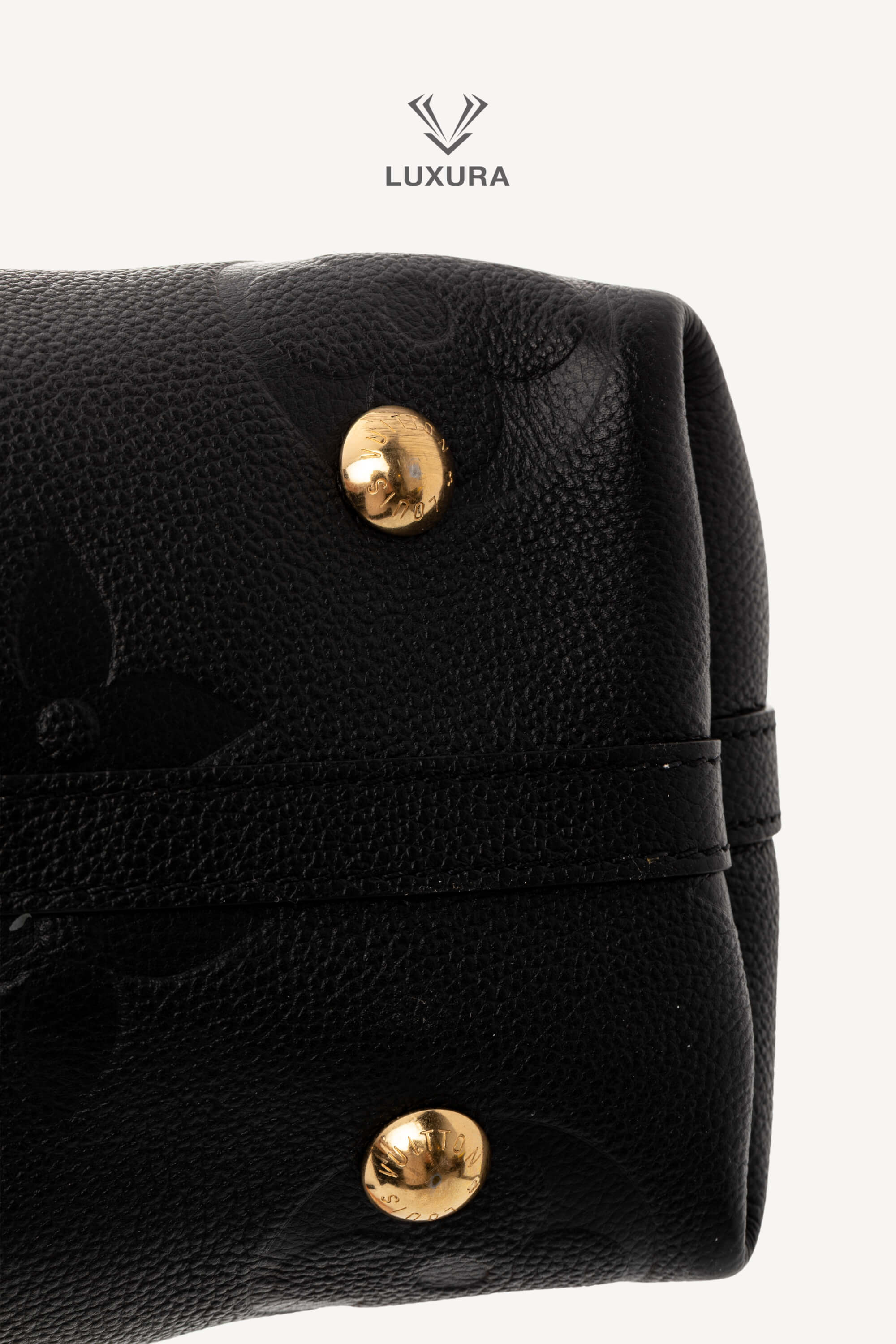 <span style="font-size: 10px;letter-spacing: .15em">HARD TO FIND</span><br>            <strong>LOUIS VUITTON</strong><br>            <div style="margin-top:10px;font-size:16px">Monogram Empreinte Leather CarryAll PM Bag Black M46288</div><br> - Image 20