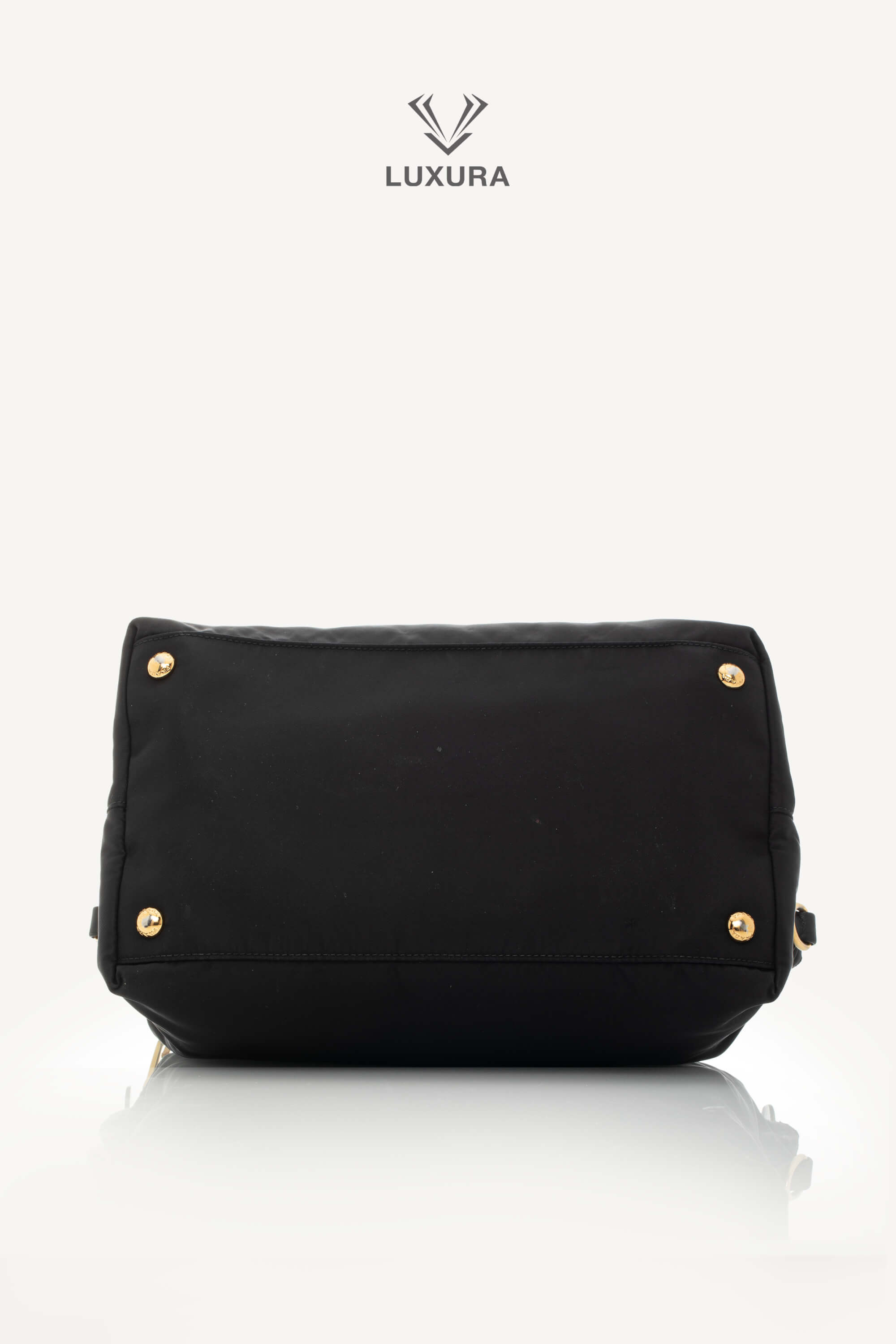 <span style="font-size: 10px;letter-spacing: .15em">BEST DEAL</span><br> <strong>PRADA</strong><br> <div style="margin-top:10px;font-size:16px">Black Nylon and Saffiano Leather Zip Satchel</div><br> - Image 22