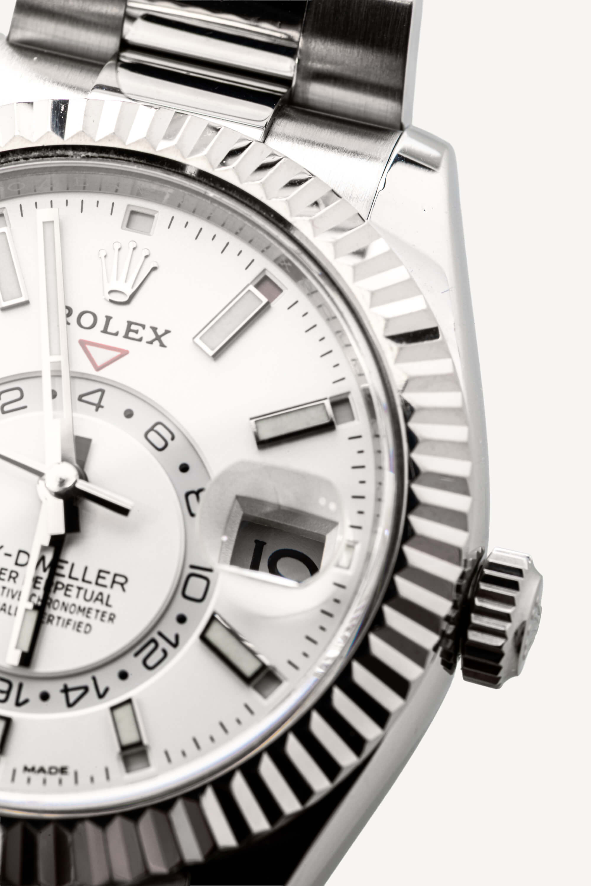 <span style="font-size: 10px;letter-spacing: .15em">HARD TO FIND</span><br> <strong>ROLEX</strong><br> <div style="margin-top:10px;font-size:16px">Sky-Dweller Oyster Perpetual 42mm White Dial Oystersteel and White Gold</div><br> - Image 9