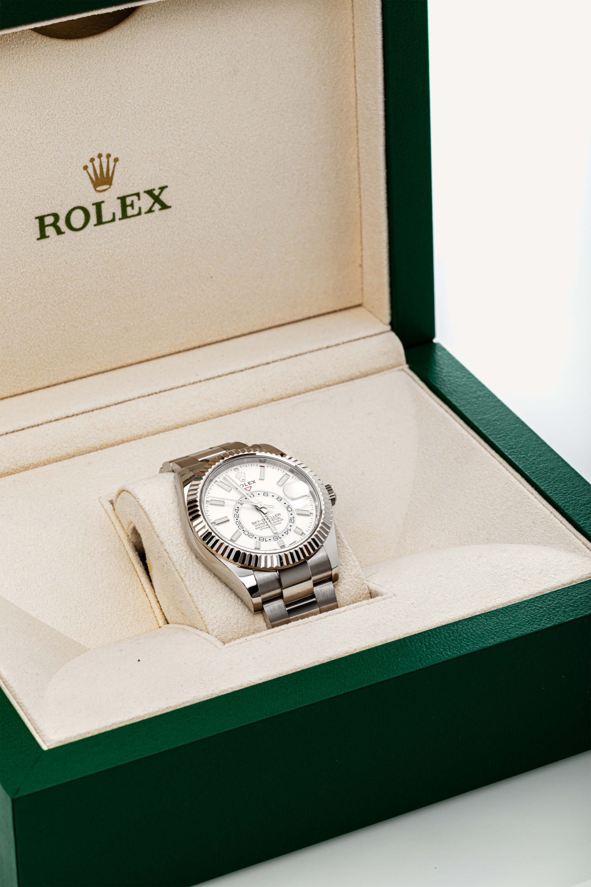 <span style="font-size: 10px;letter-spacing: .15em">HARD TO FIND</span><br> <strong>ROLEX</strong><br> <div style="margin-top:10px;font-size:16px">Sky-Dweller Oyster Perpetual 42mm White Dial Oystersteel and White Gold</div><br> - Image 3