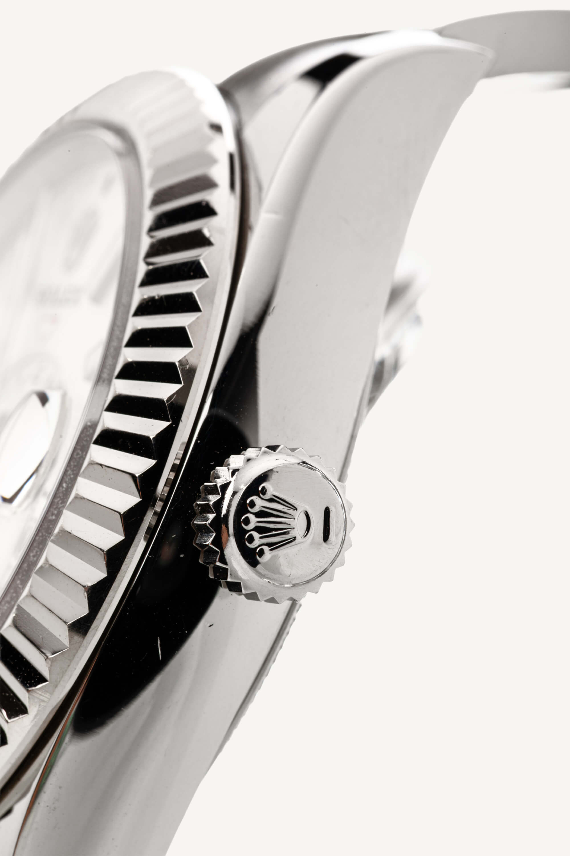 <span style="font-size: 10px;letter-spacing: .15em">HARD TO FIND</span><br> <strong>ROLEX</strong><br> <div style="margin-top:10px;font-size:16px">Sky-Dweller Oyster Perpetual 42mm White Dial Oystersteel and White Gold</div><br> - Image 8