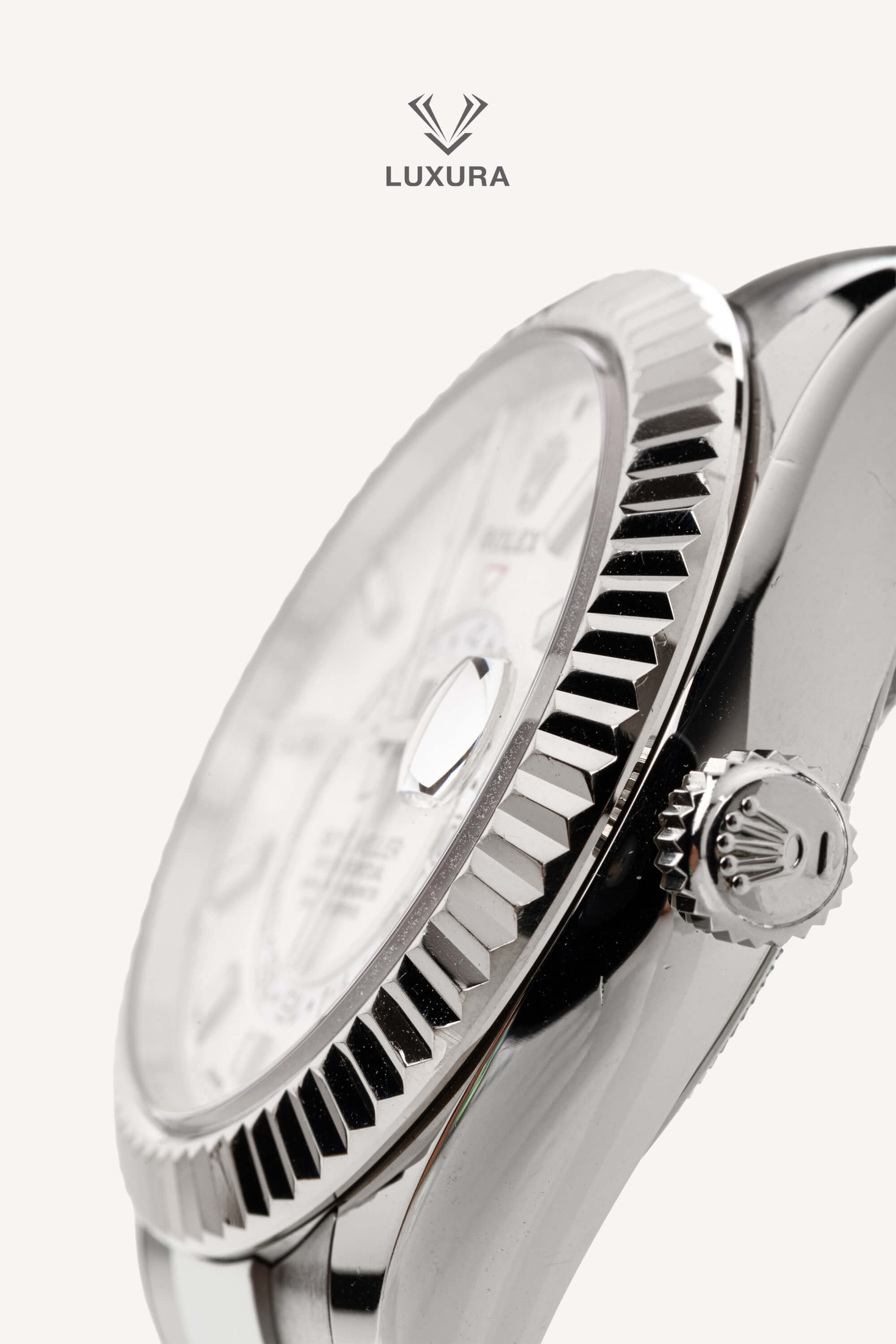 <span style="font-size: 10px;letter-spacing: .15em">HARD TO FIND</span><br> <strong>ROLEX</strong><br> <div style="margin-top:10px;font-size:16px">Sky-Dweller Oyster Perpetual 42mm White Dial Oystersteel and White Gold</div><br> - Image 6