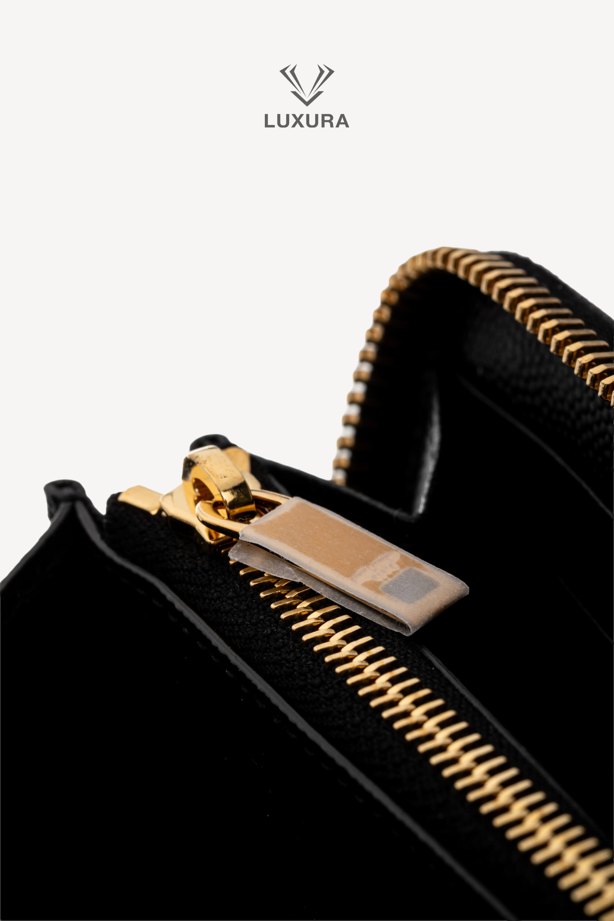<span style="font-size: 10px;letter-spacing: .15em">BEST DEAL</span><br> <strong>SAINT LAURENT</strong><br> <div style="margin-top:10px;font-size:16px">Cassandre Matelasse Zip Around Wallet in Grain de Poudre Leather Black</div><br> - Image 12
