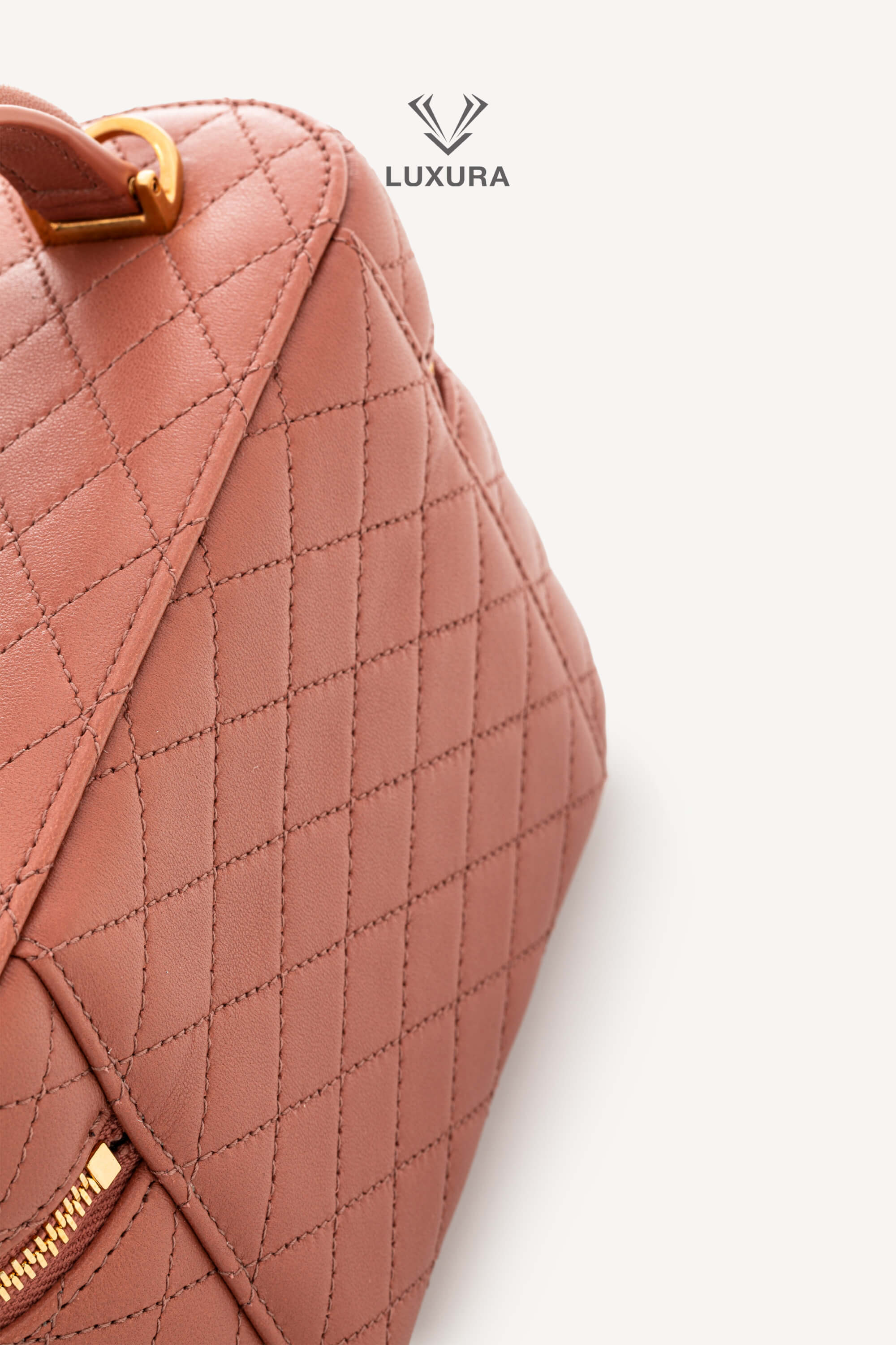<span style="font-size: 10px;letter-spacing: .15em">BEST DEAL</span><br>            <strong>SAINT LAURENT</strong><br>            <div style="margin-top:10px;font-size:16px">Gaby Vanity Mini Bag in Lambskin Barely Pink</div><br> - Image 12