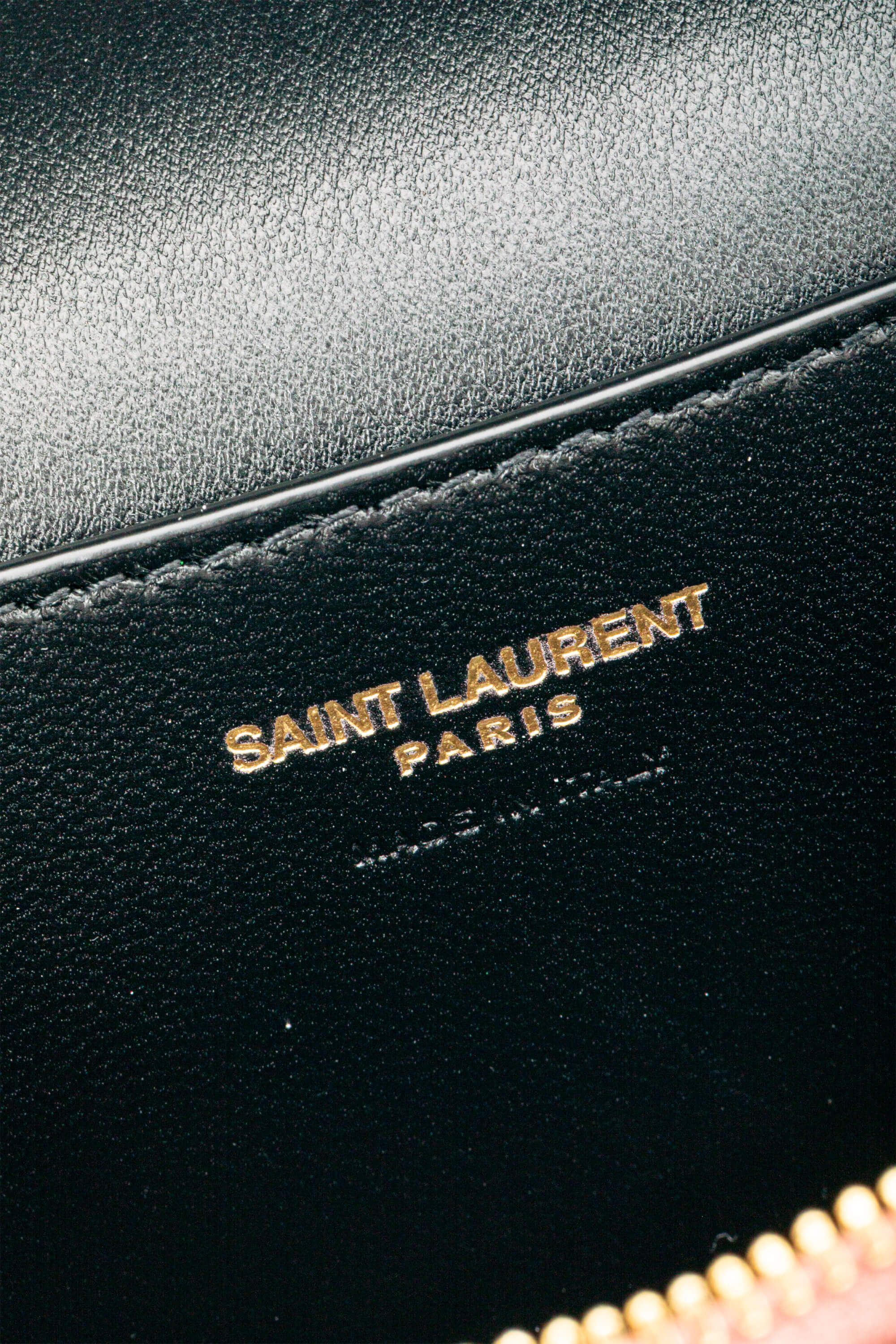 <span style="font-size: 10px;letter-spacing: .15em">BEST DEAL</span><br>            <strong>SAINT LAURENT</strong><br>            <div style="margin-top:10px;font-size:16px">Gaby Vanity Mini Bag in Lambskin Barely Pink</div><br> - Image 21