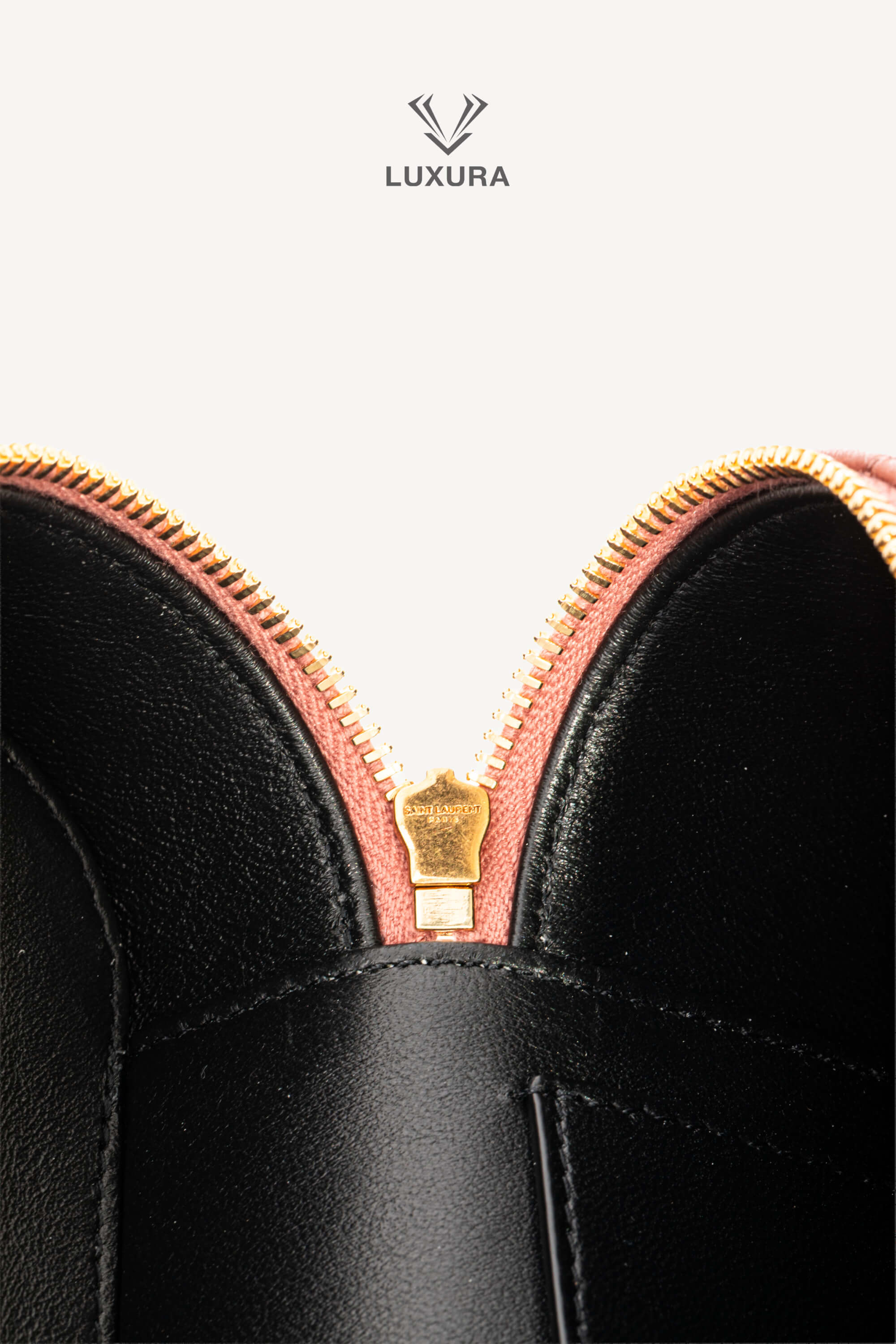 <span style="font-size: 10px;letter-spacing: .15em">BEST DEAL</span><br>            <strong>SAINT LAURENT</strong><br>            <div style="margin-top:10px;font-size:16px">Gaby Vanity Mini Bag in Lambskin Barely Pink</div><br> - Image 20