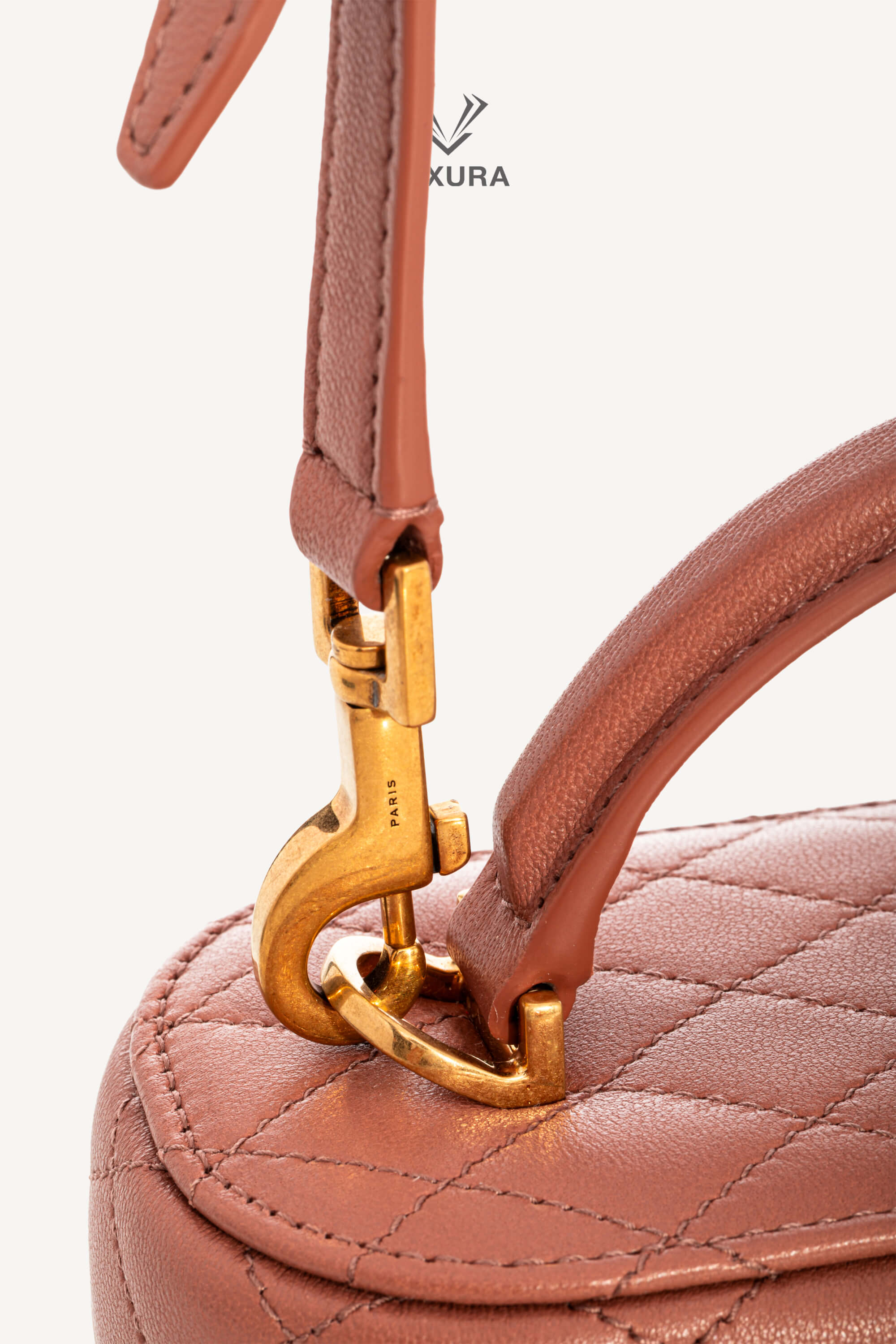 <span style="font-size: 10px;letter-spacing: .15em">BEST DEAL</span><br>            <strong>SAINT LAURENT</strong><br>            <div style="margin-top:10px;font-size:16px">Gaby Vanity Mini Bag in Lambskin Barely Pink</div><br> - Image 16