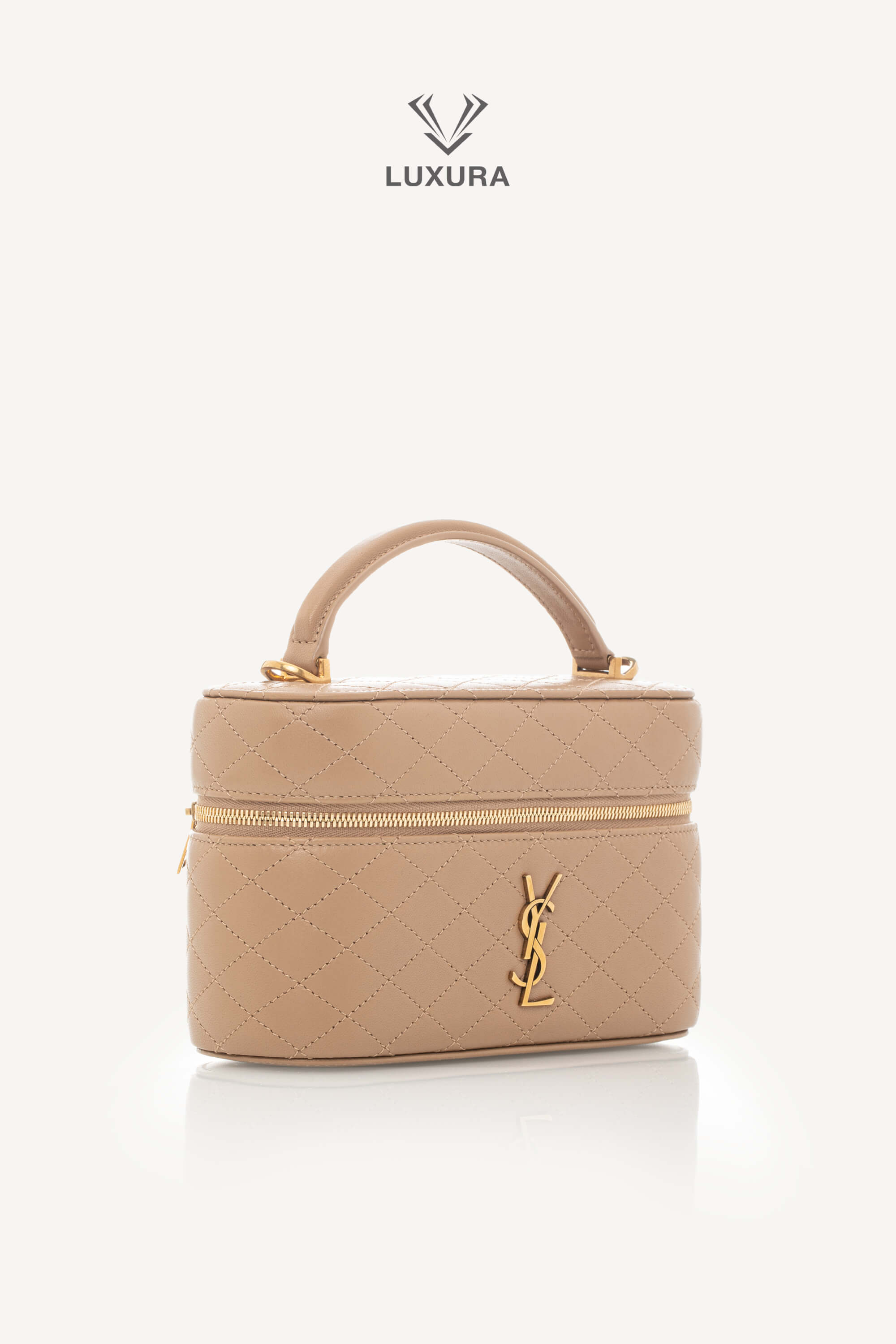 <span style="font-size: 10px;letter-spacing: .15em">NEW COLLECTION</span><br> <strong>SAINT LAURENT</strong><br> <div style="margin-top:10px;font-size:16px">Gaby Vanity Mini Quilted Leather Shoulder Bag Beige</div><br> - Image 2